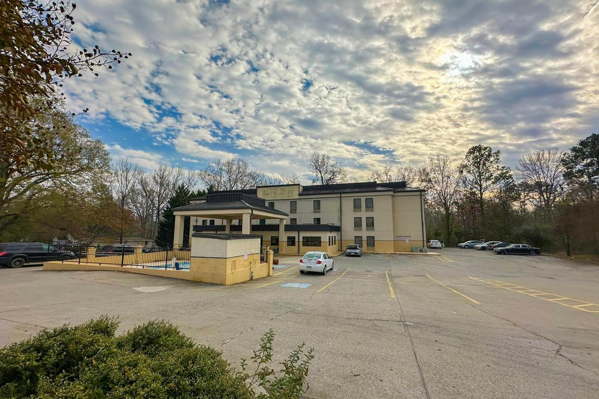 OYO Hotel Rome West GA photo 12