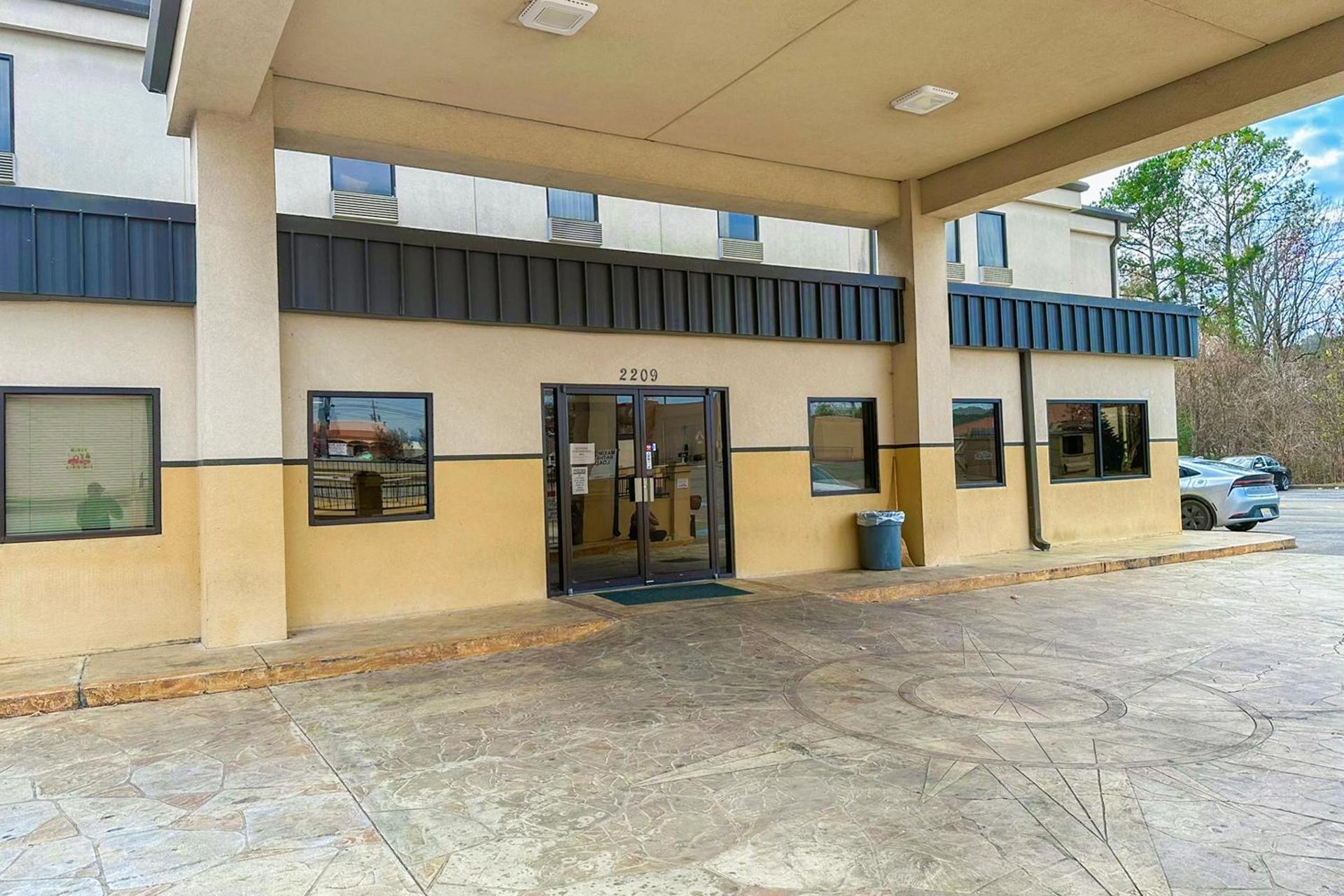 OYO Hotel Rome West GA photo 14