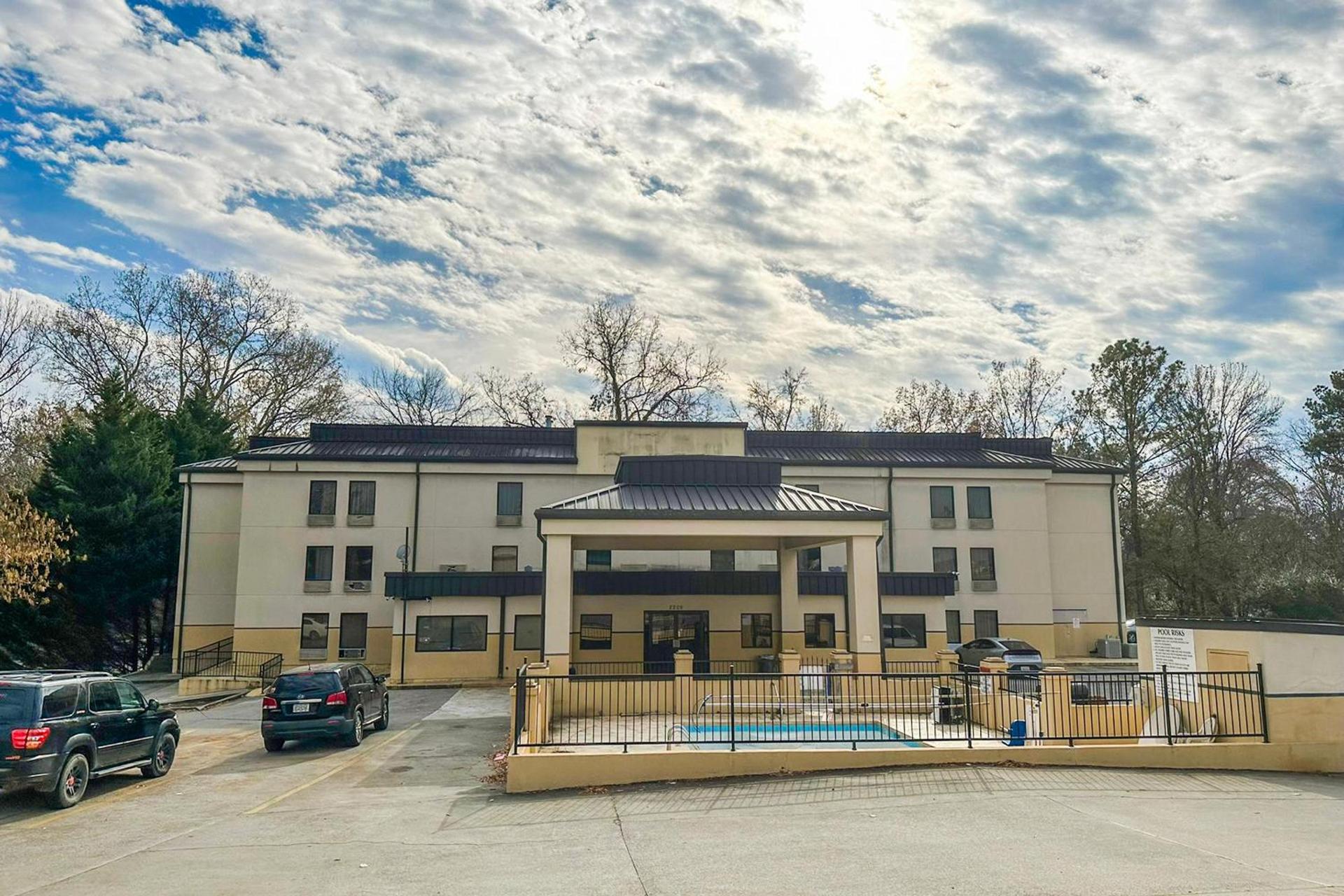 OYO Hotel Rome West GA photo 16
