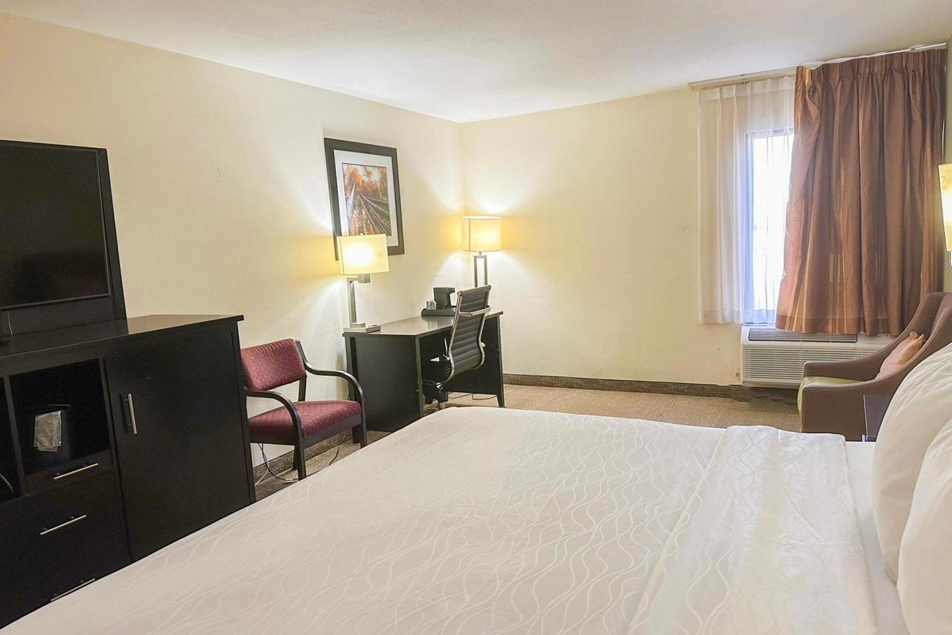 OYO Hotel Rome West GA photo 29