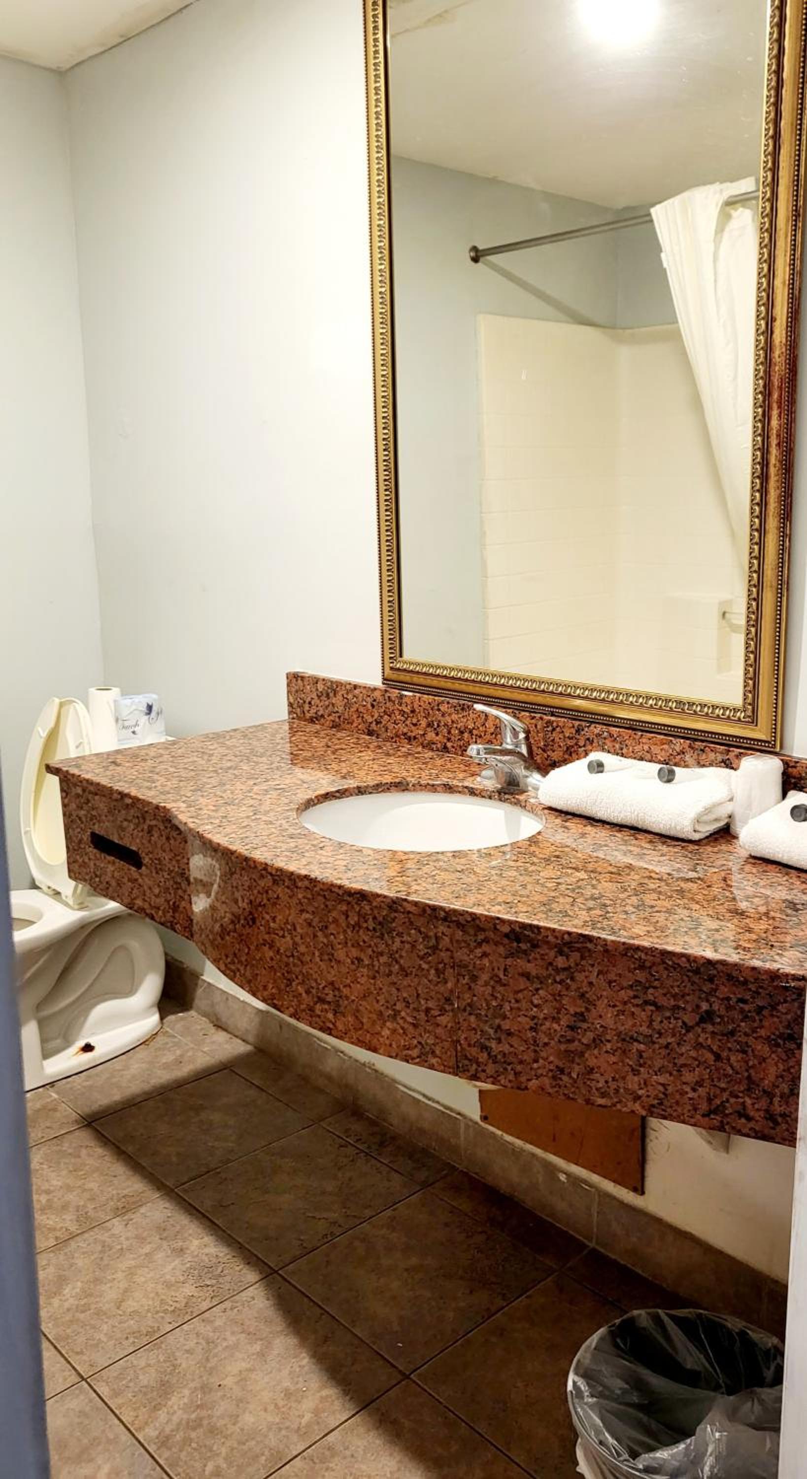 Metro Inn & Suites photo 8