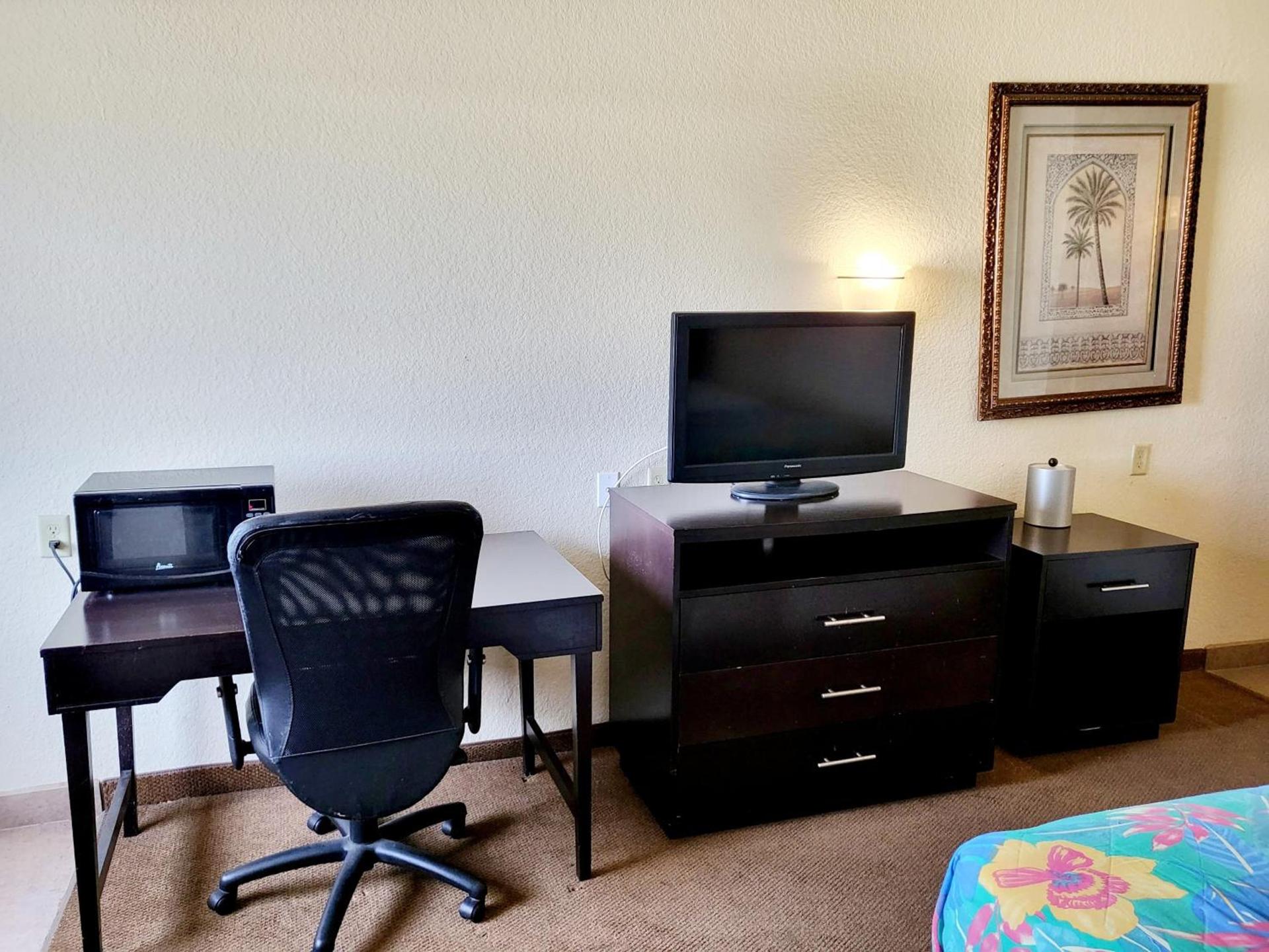 Metro Inn & Suites photo 21