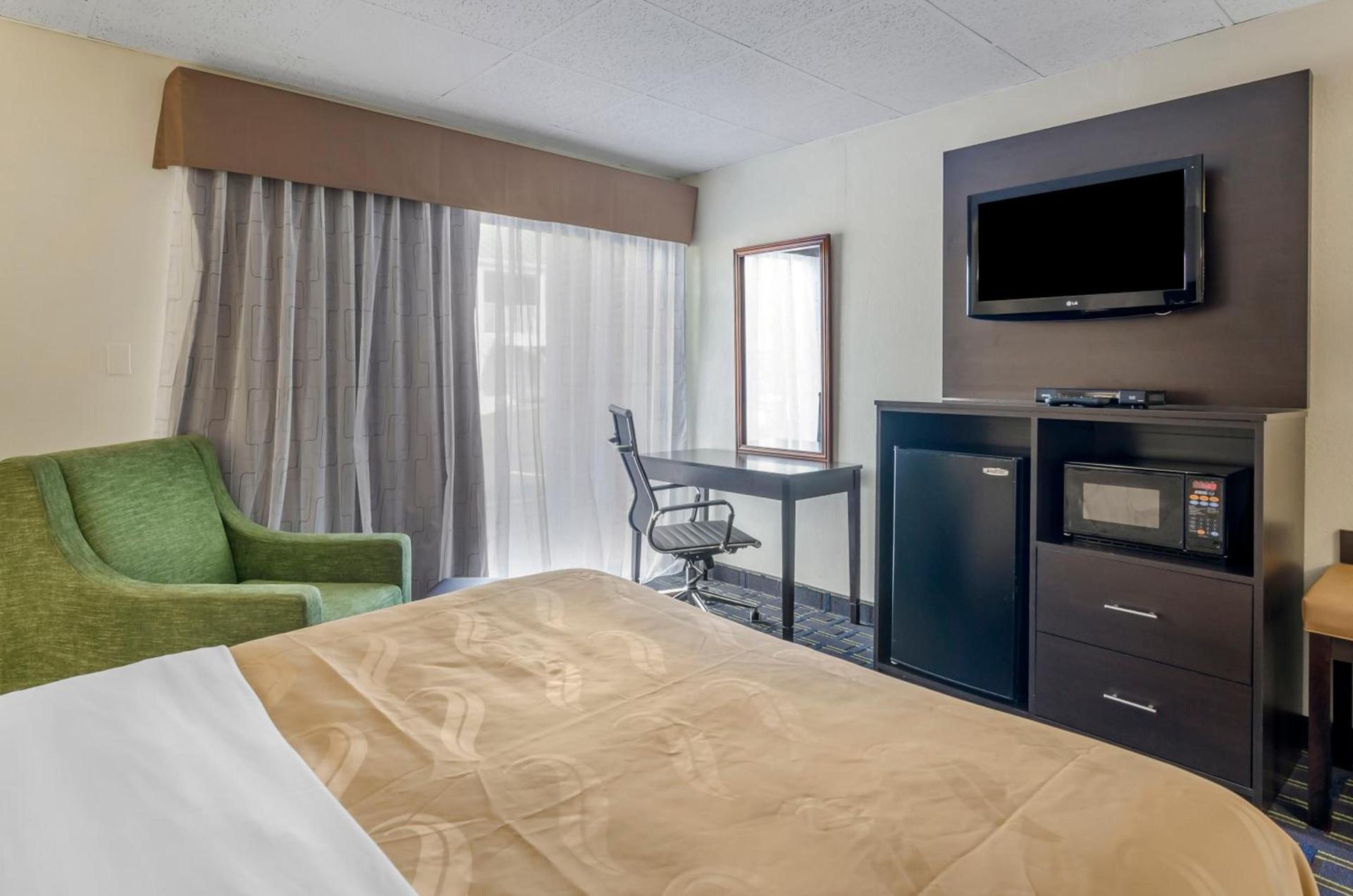 Econo Lodge Waynesboro - Skyline Drive photo 33