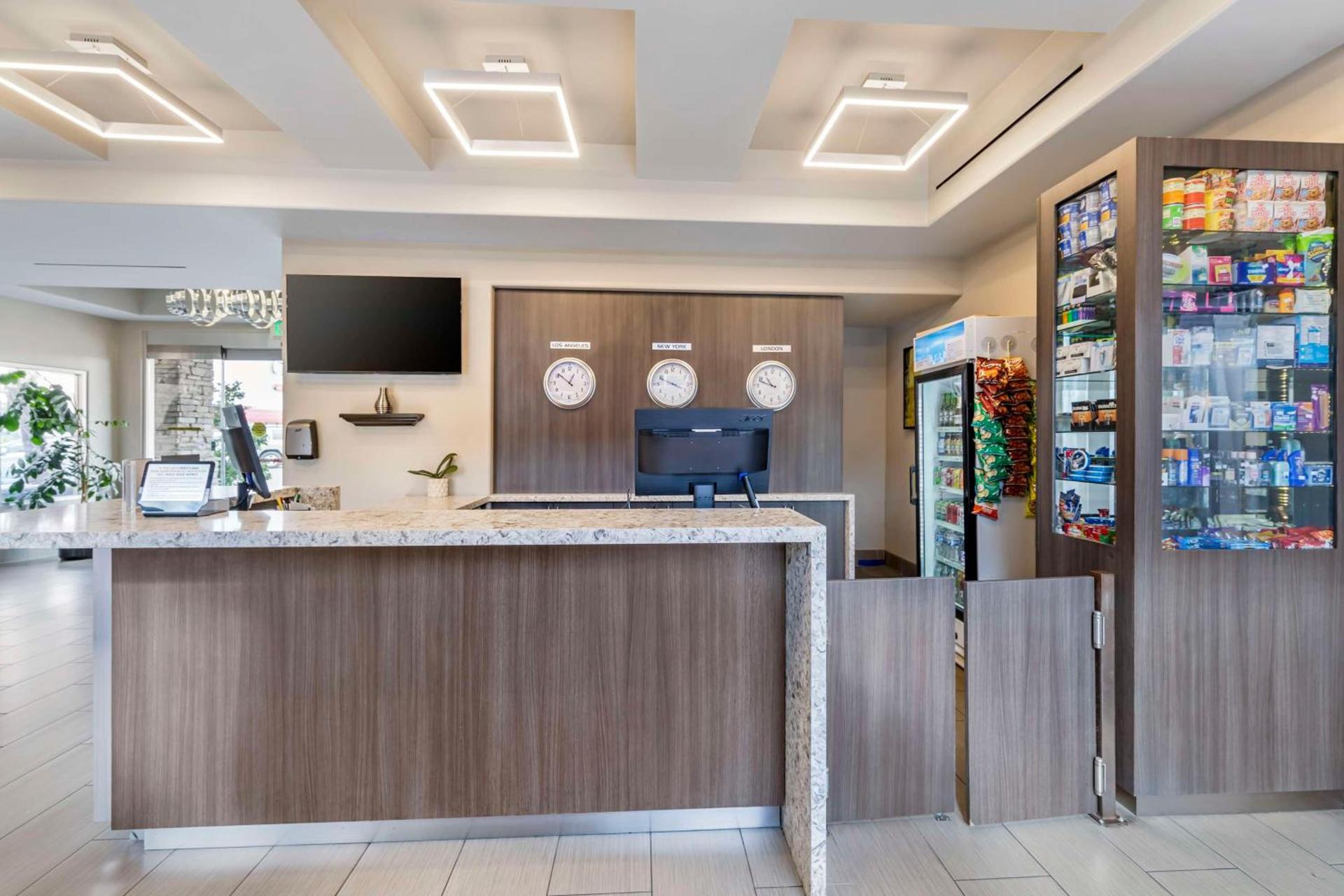 Best Western Canoga Park Motor Inn photo 3