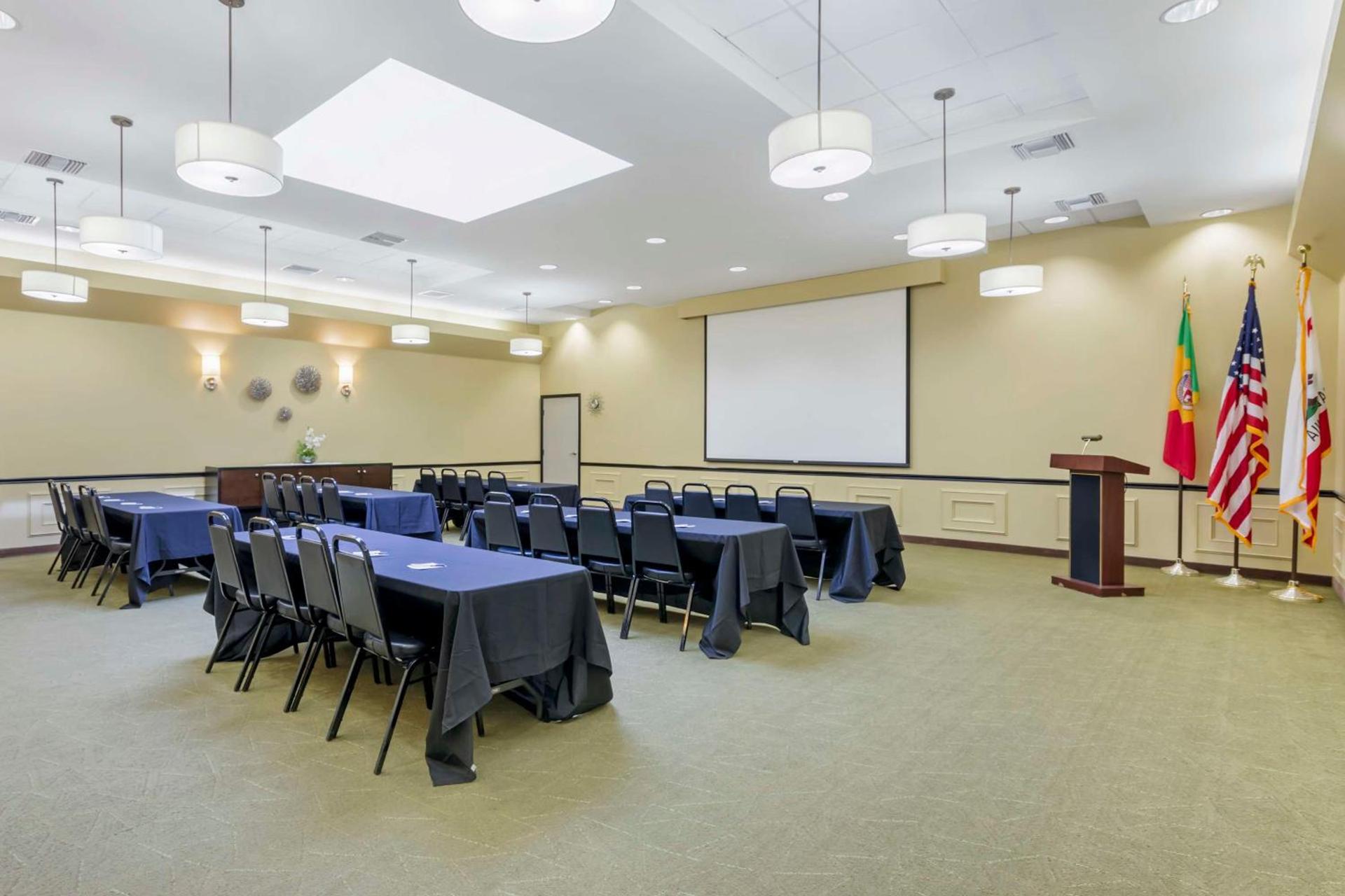 Best Western Canoga Park Motor Inn photo 10