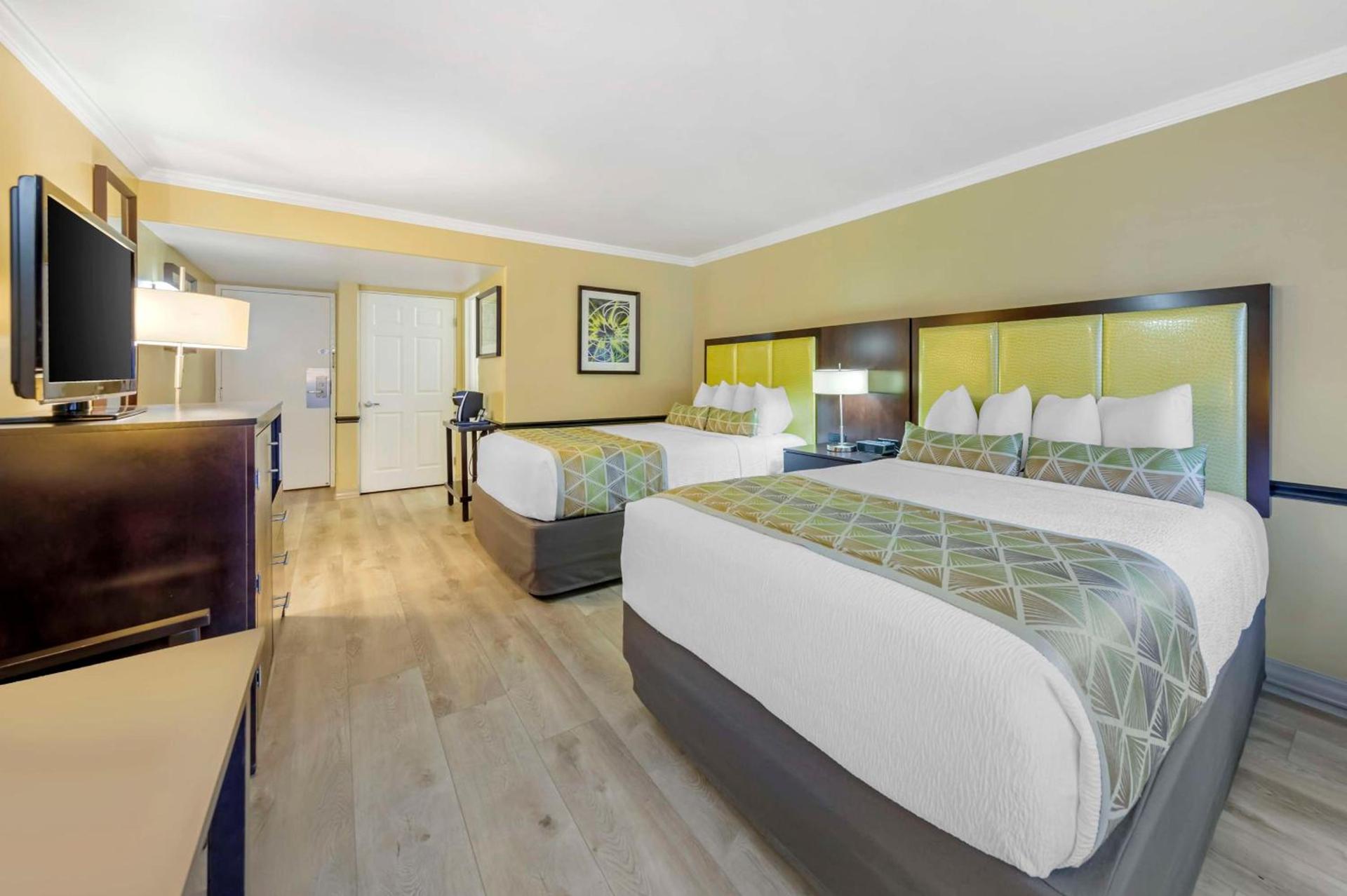 Best Western Canoga Park Motor Inn photo 8