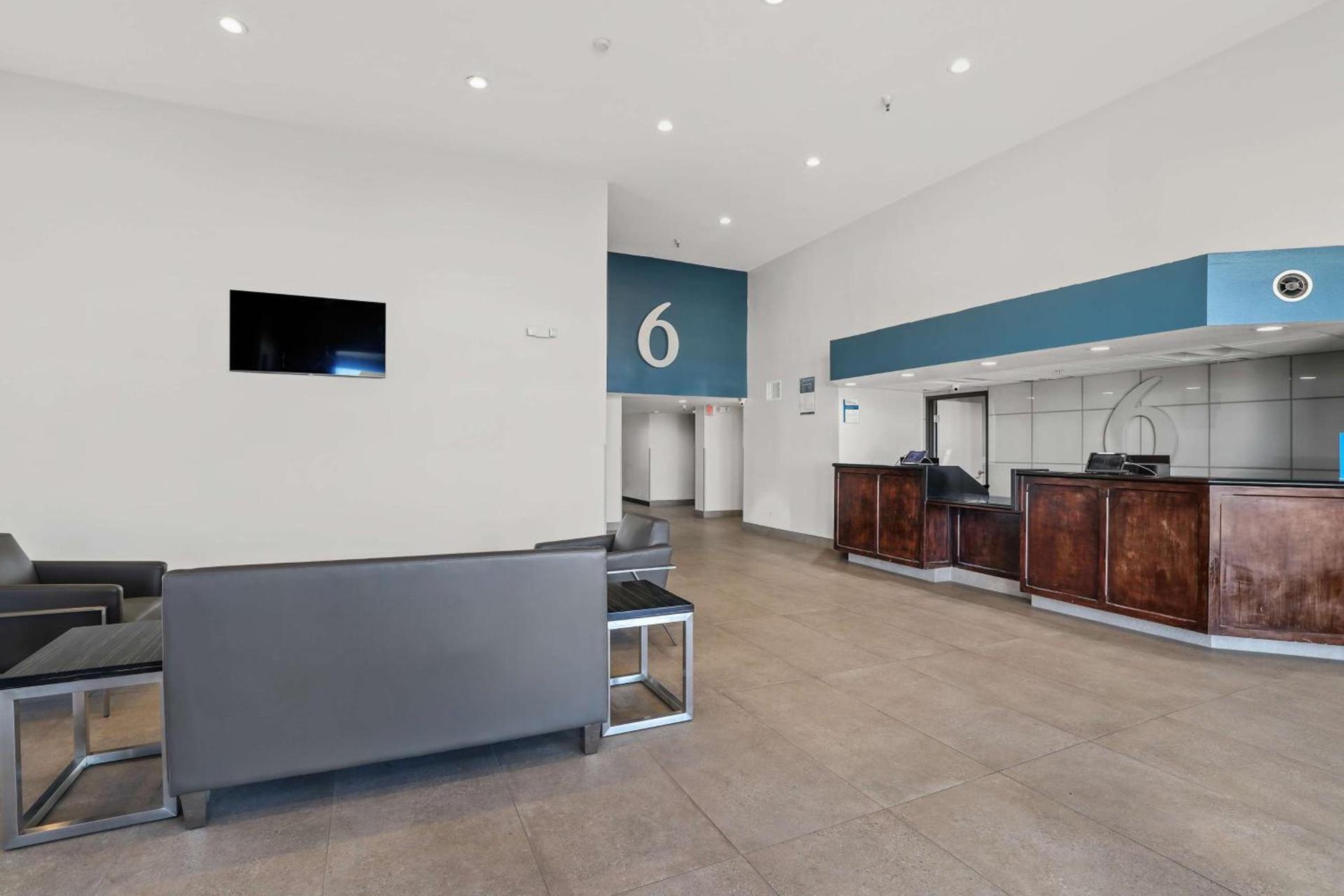 Studio 6 Suites Perris, CA photo 4