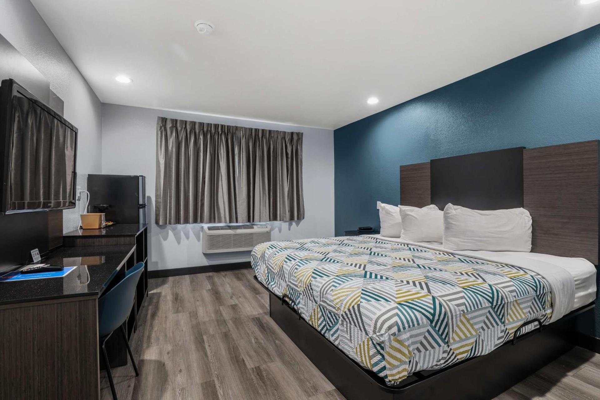 Studio 6 Suites Perris, CA photo 8