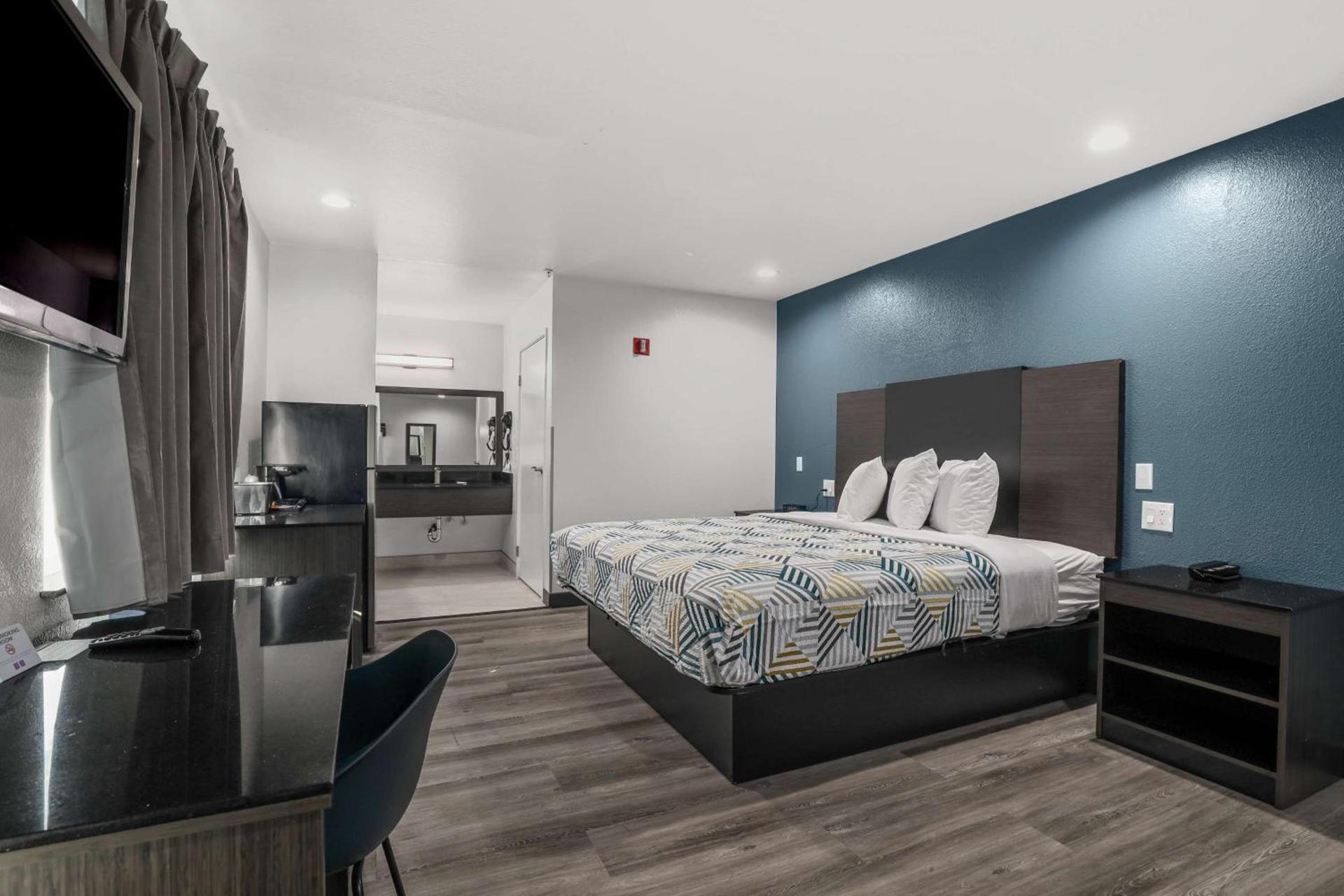 Studio 6 Suites Perris, CA photo 9