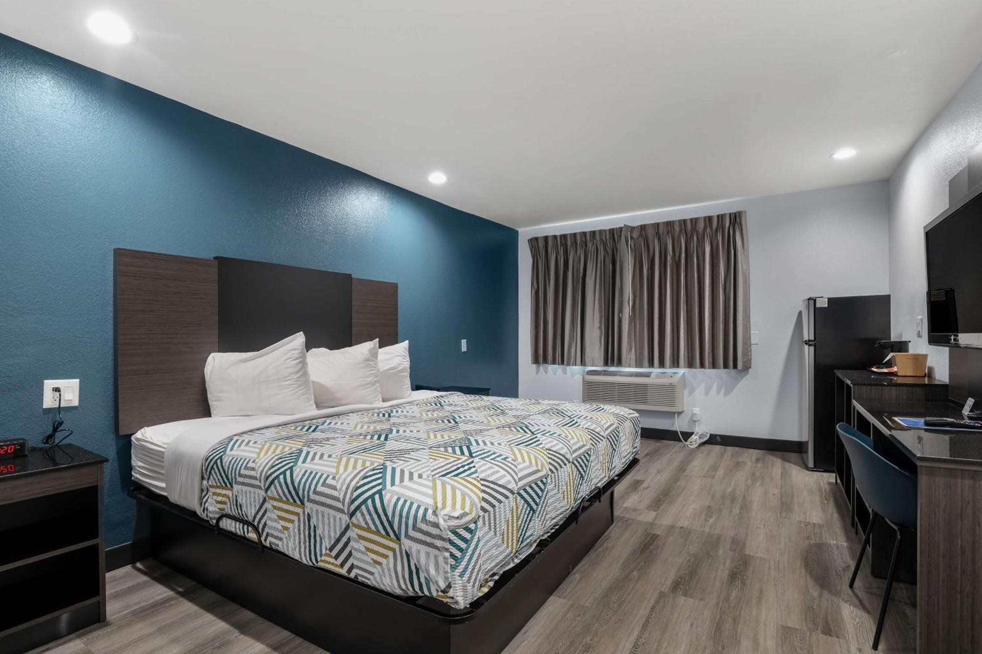 Studio 6 Suites Perris, CA photo 10