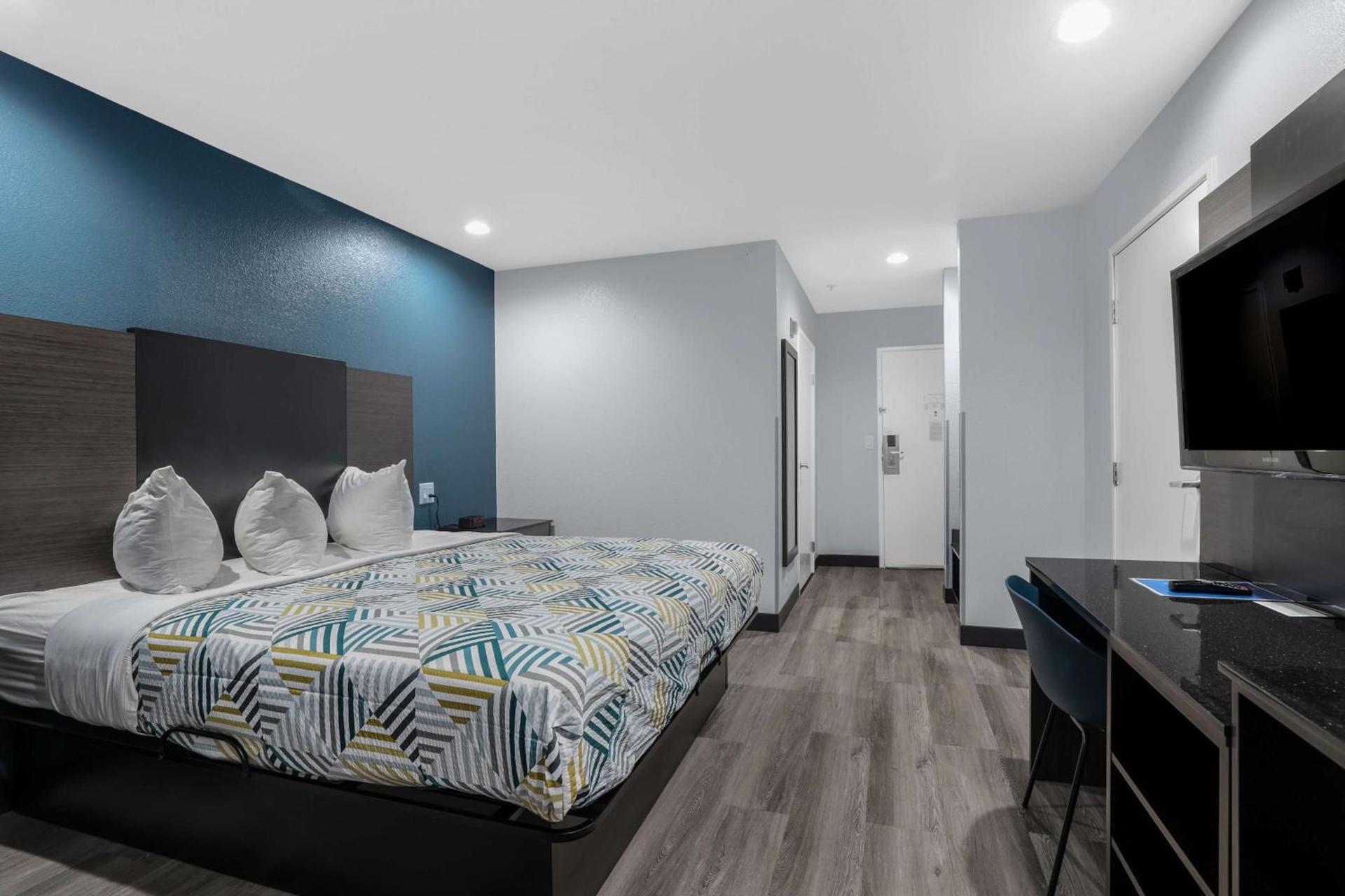Studio 6 Suites Perris, CA photo 15
