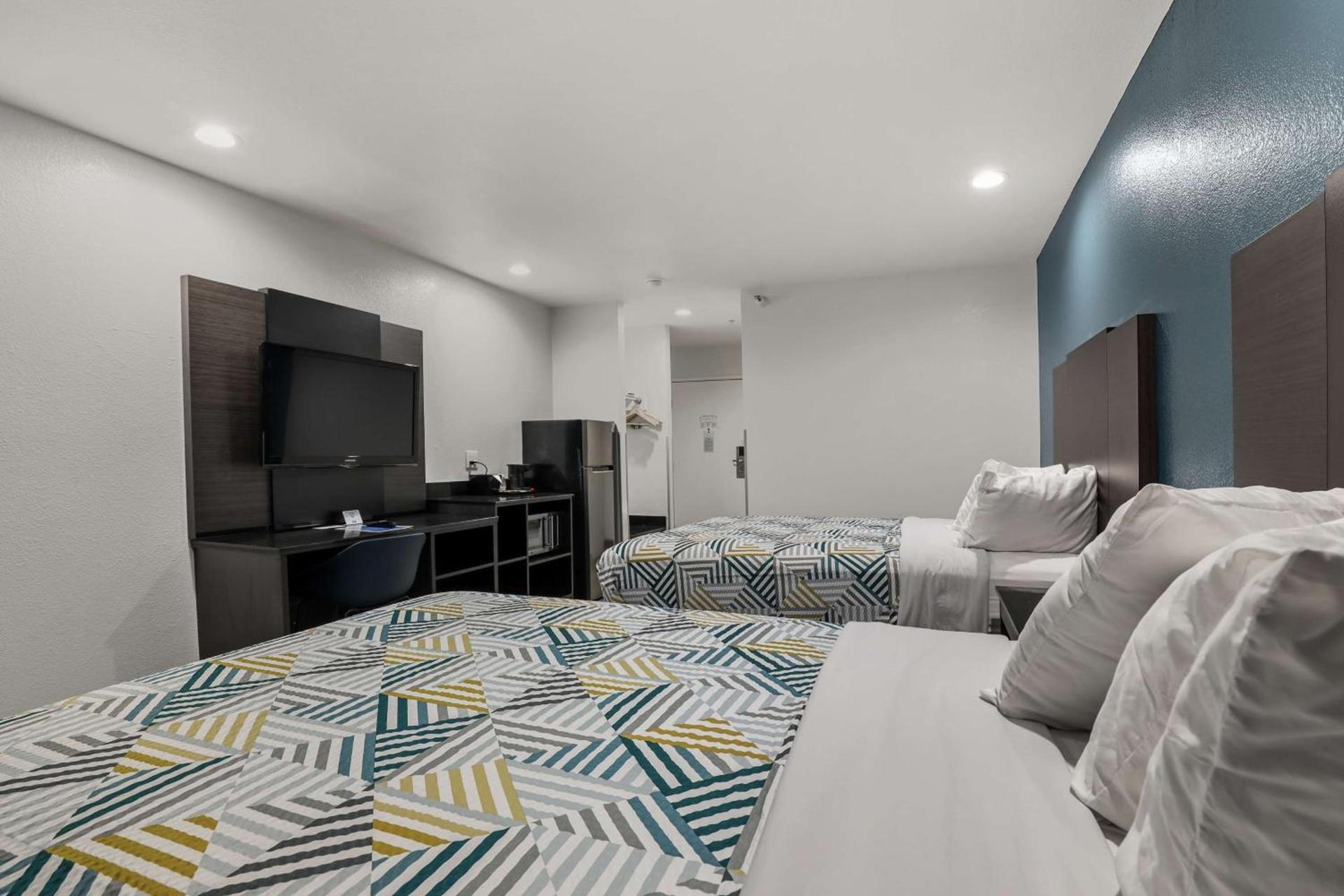 Studio 6 Suites Perris, CA photo 21
