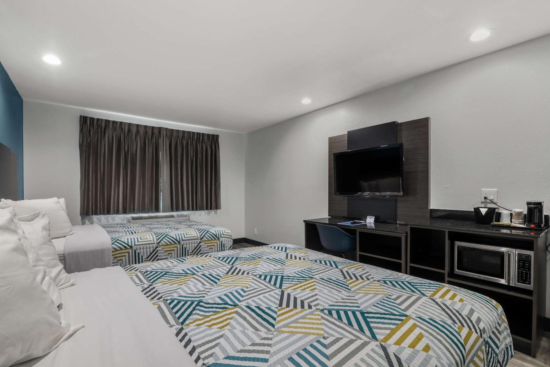 Studio 6 Suites Perris, CA photo 23