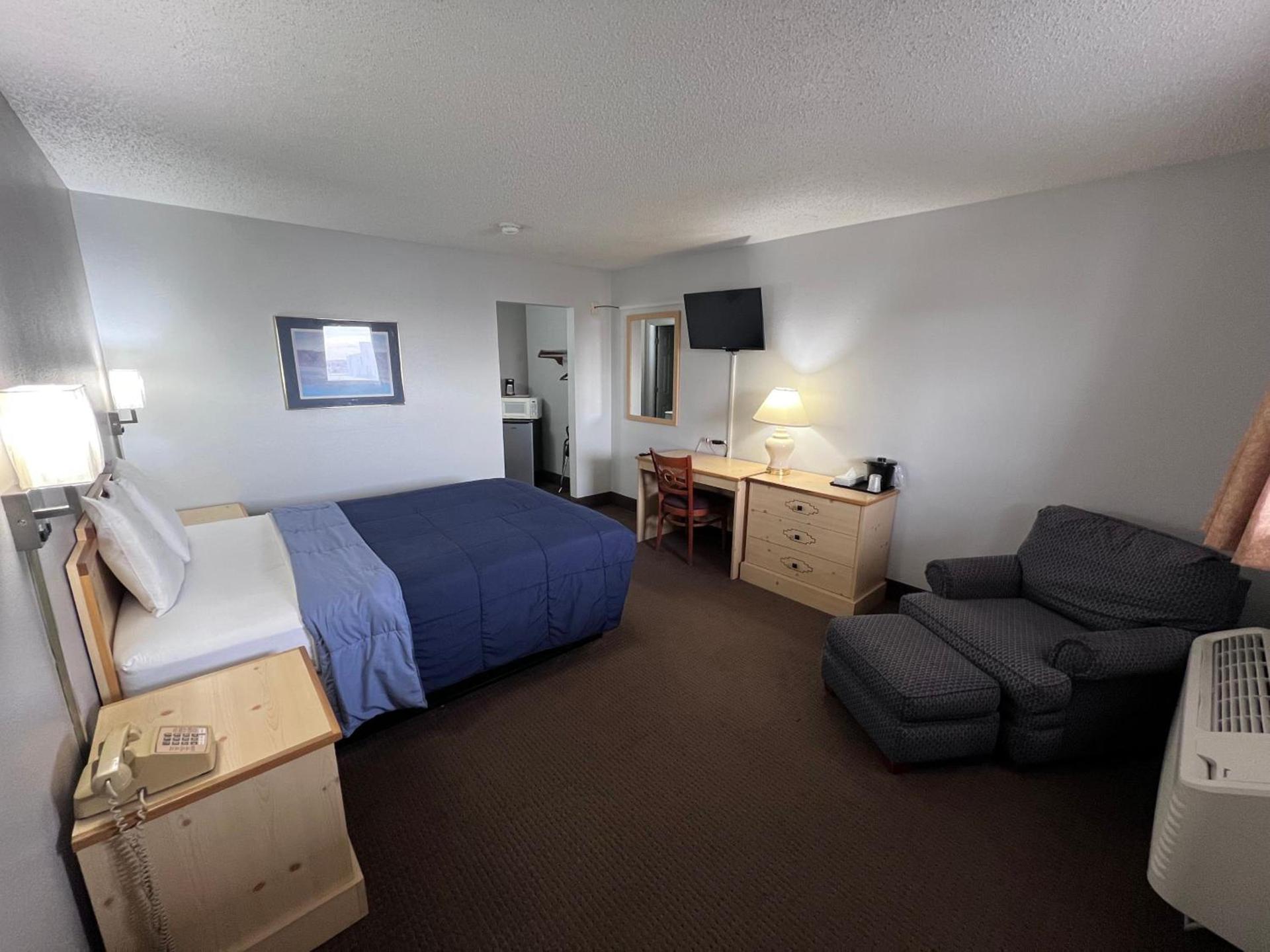 Regency Inn photo 16