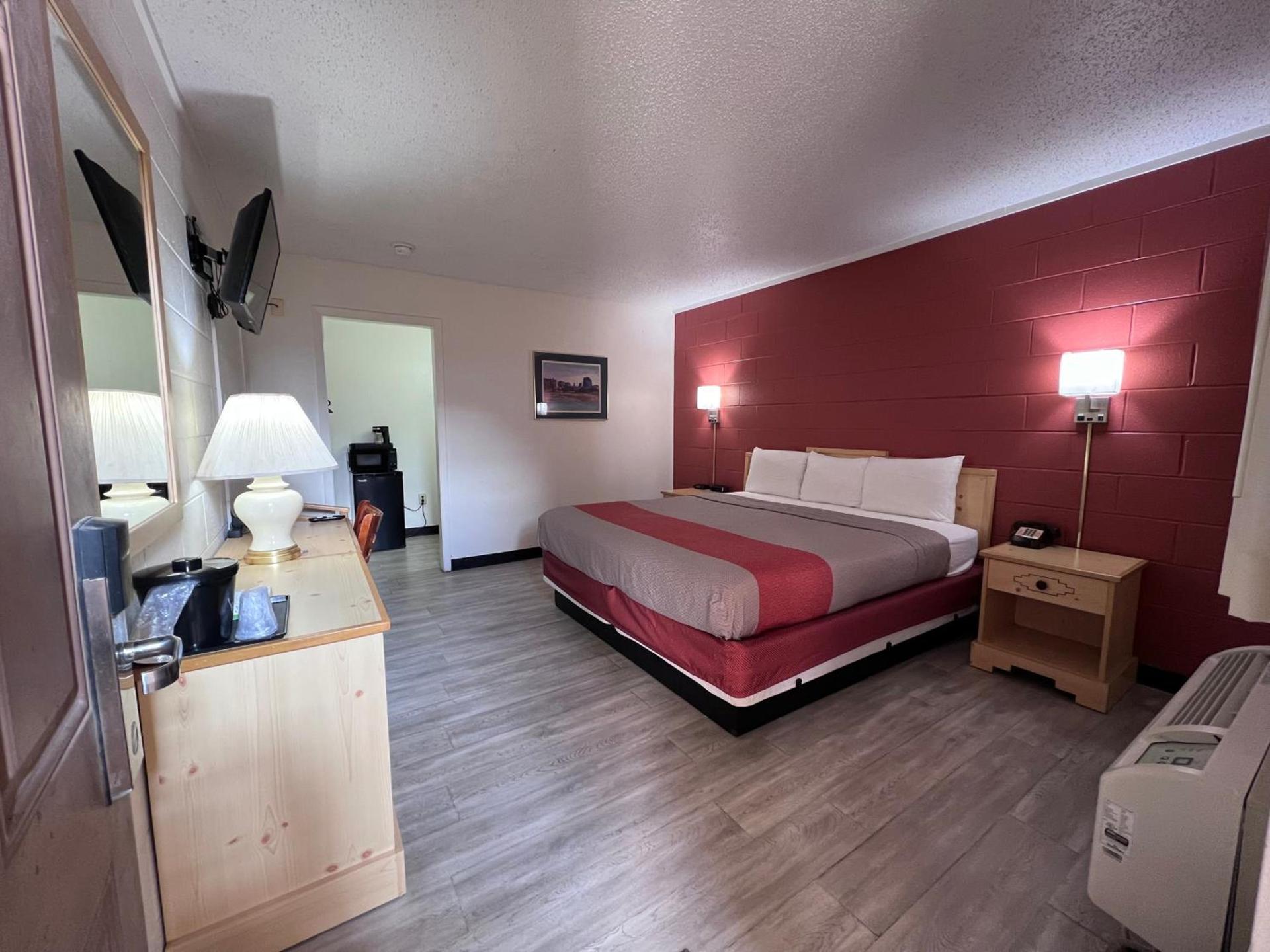 Regency Inn photo 18