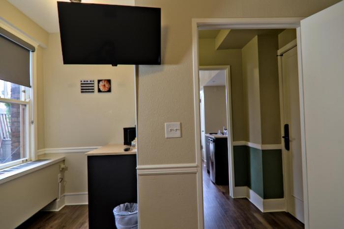 Hotel Leo photo 53