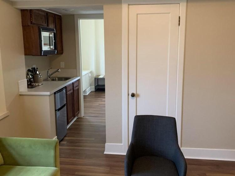 Hotel Leo photo 42