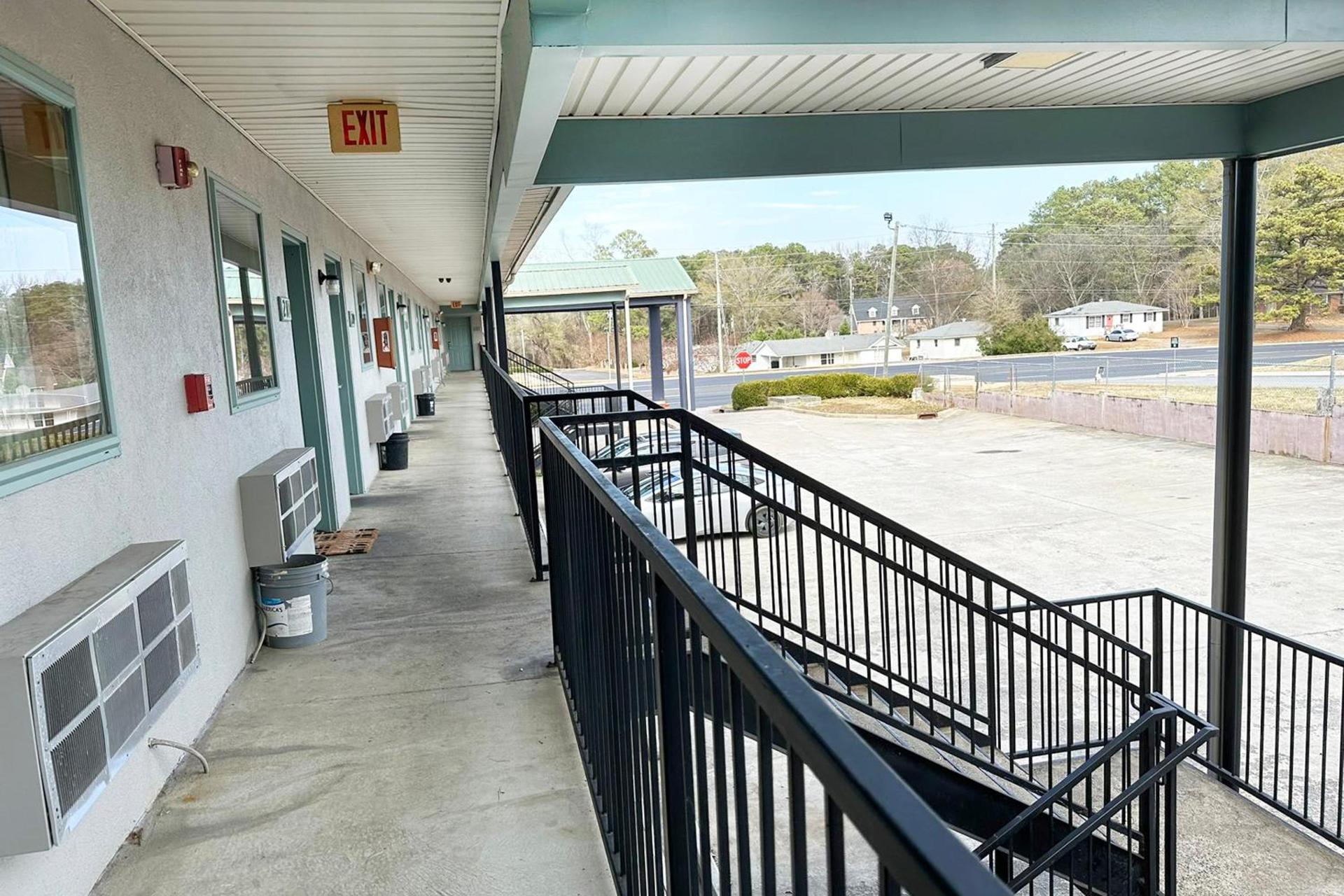 Garden Inn & Suites photo 27