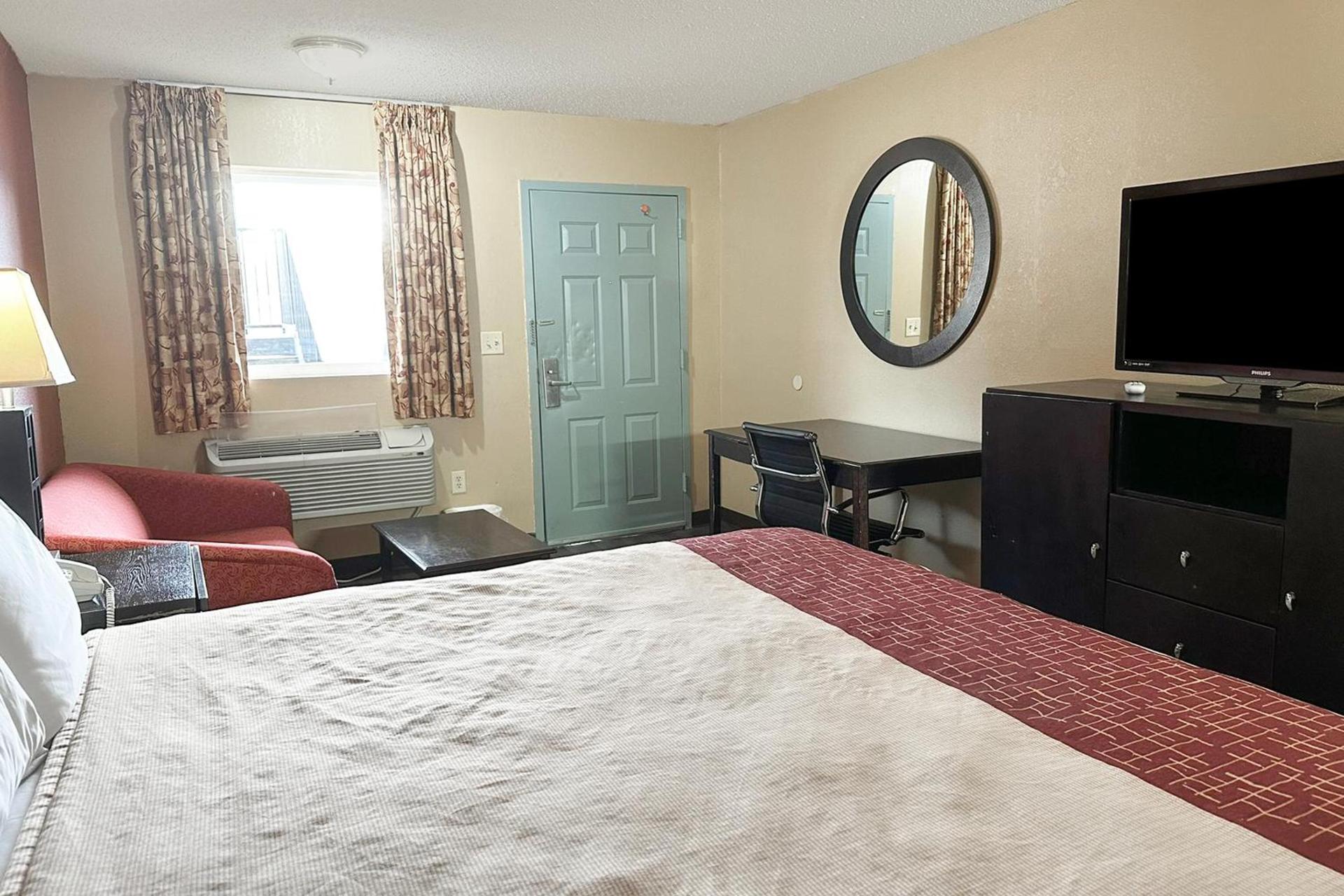 Garden Inn & Suites photo 16