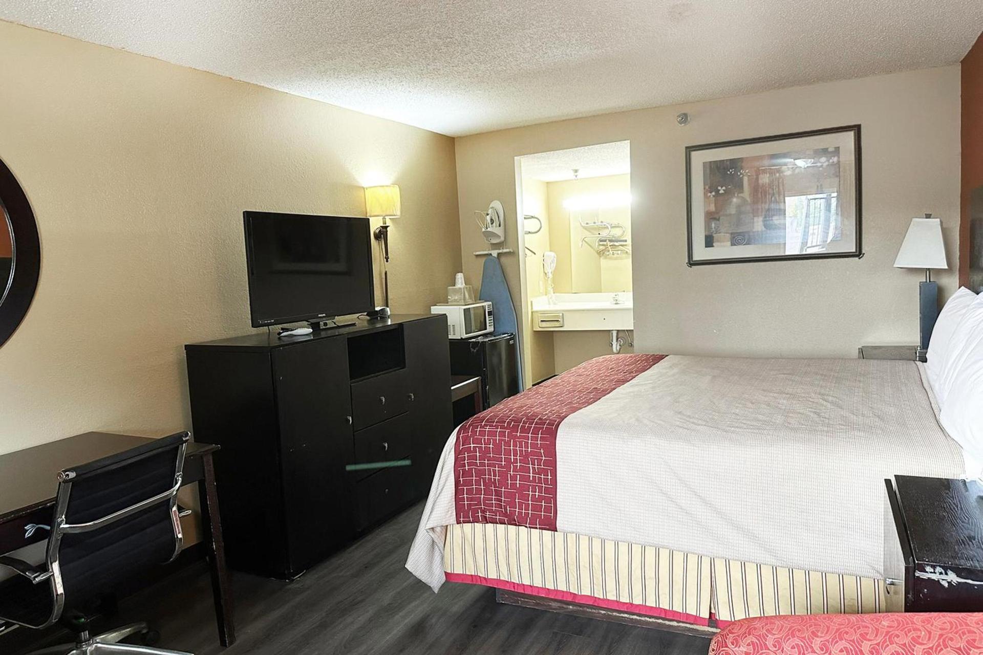Garden Inn & Suites photo 15