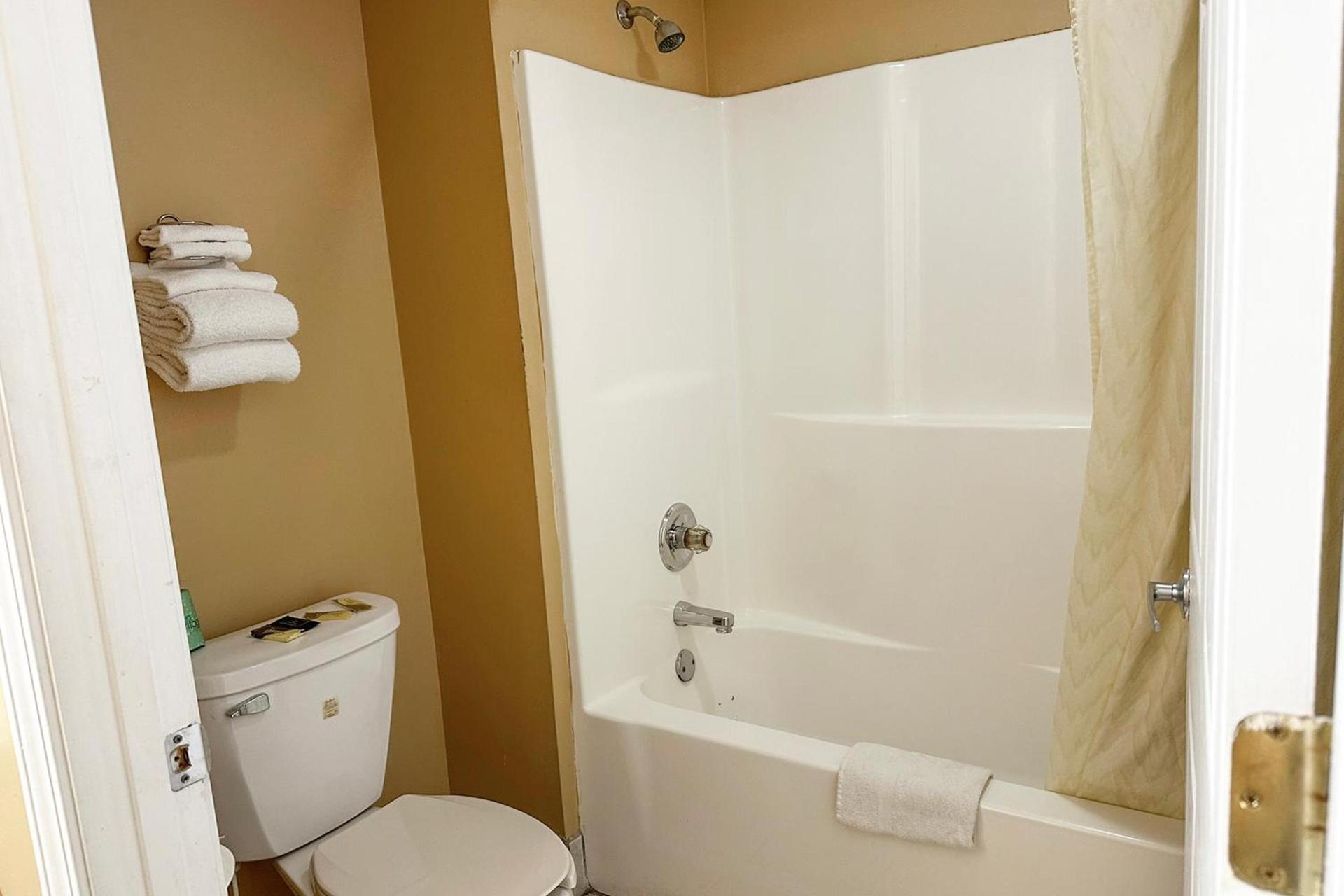 Garden Inn & Suites photo 19