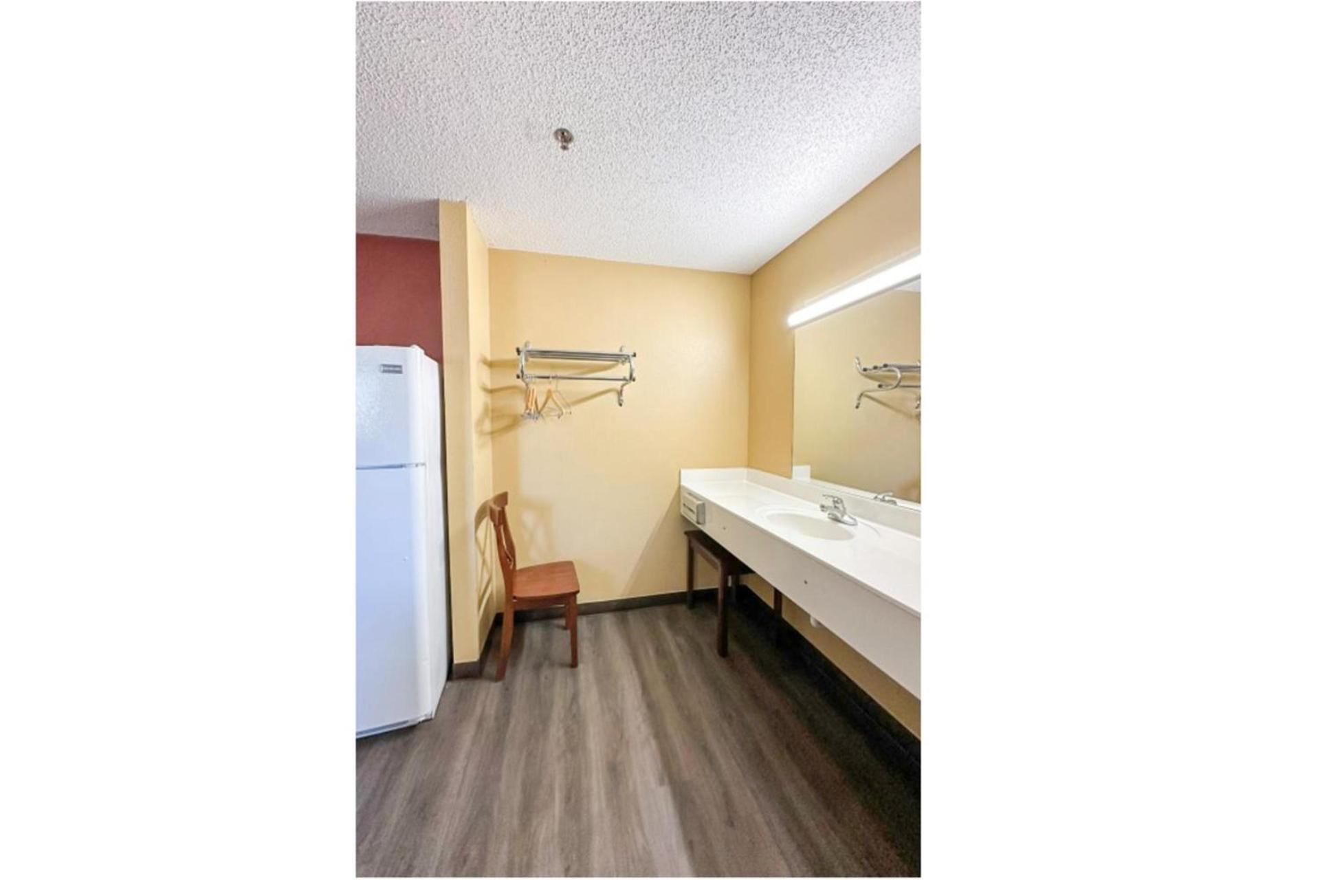 Garden Inn & Suites photo 25