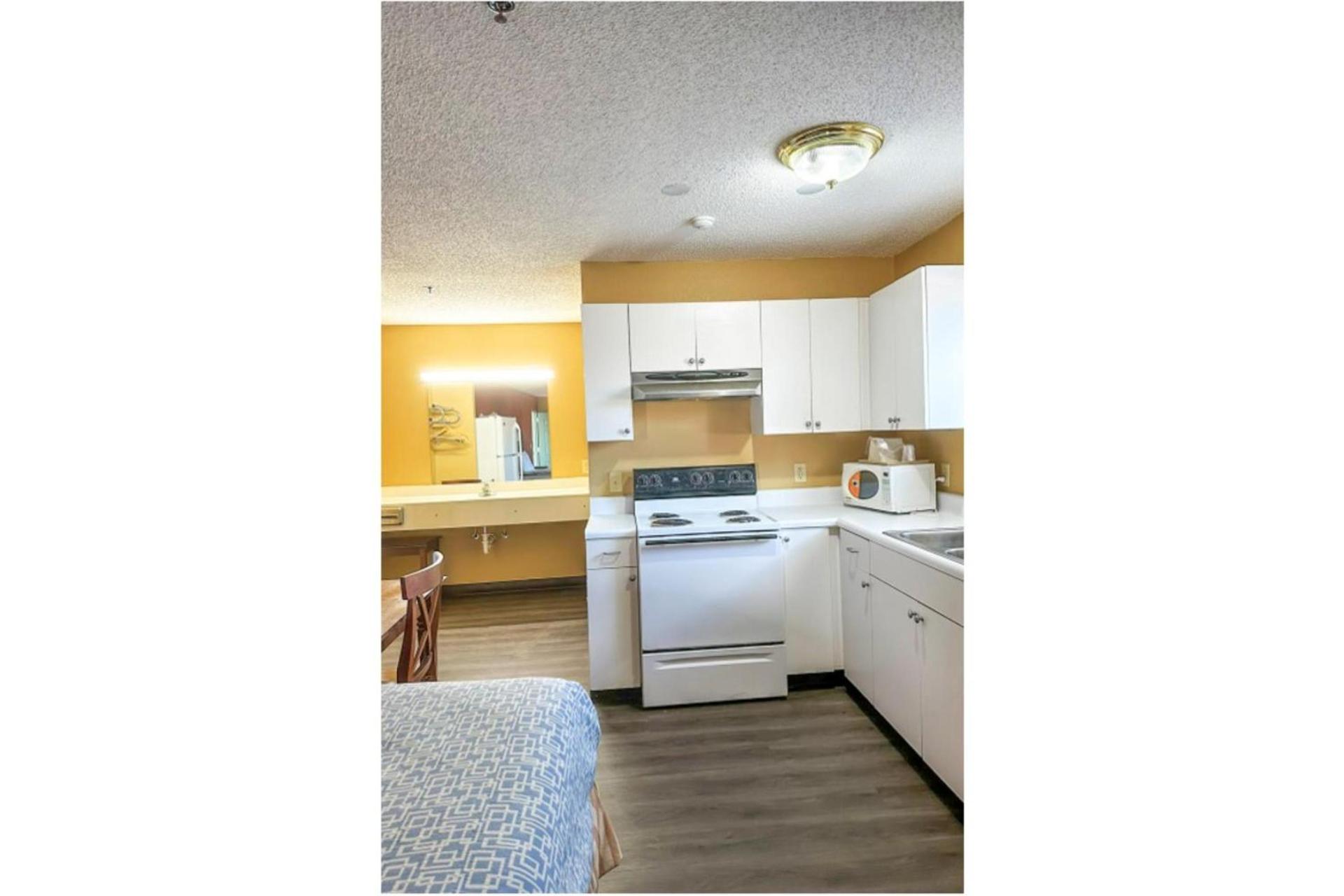 Garden Inn & Suites photo 23