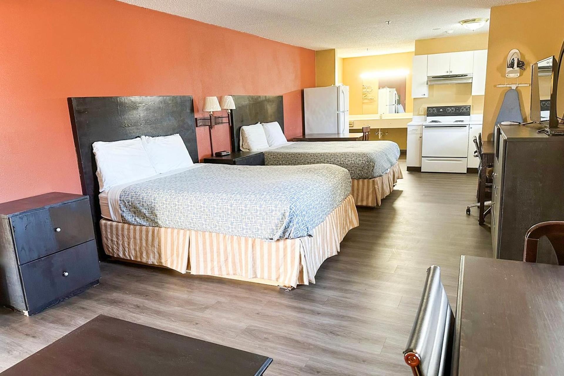 Garden Inn & Suites photo 71