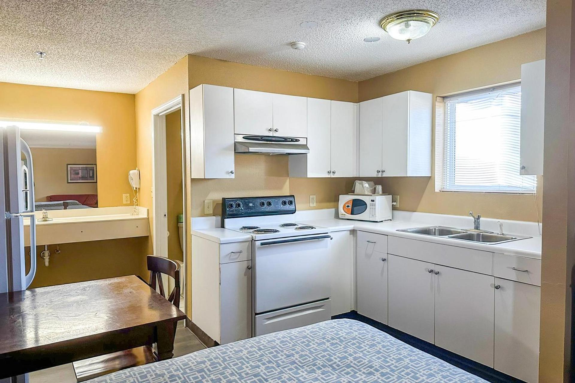Garden Inn & Suites photo 33