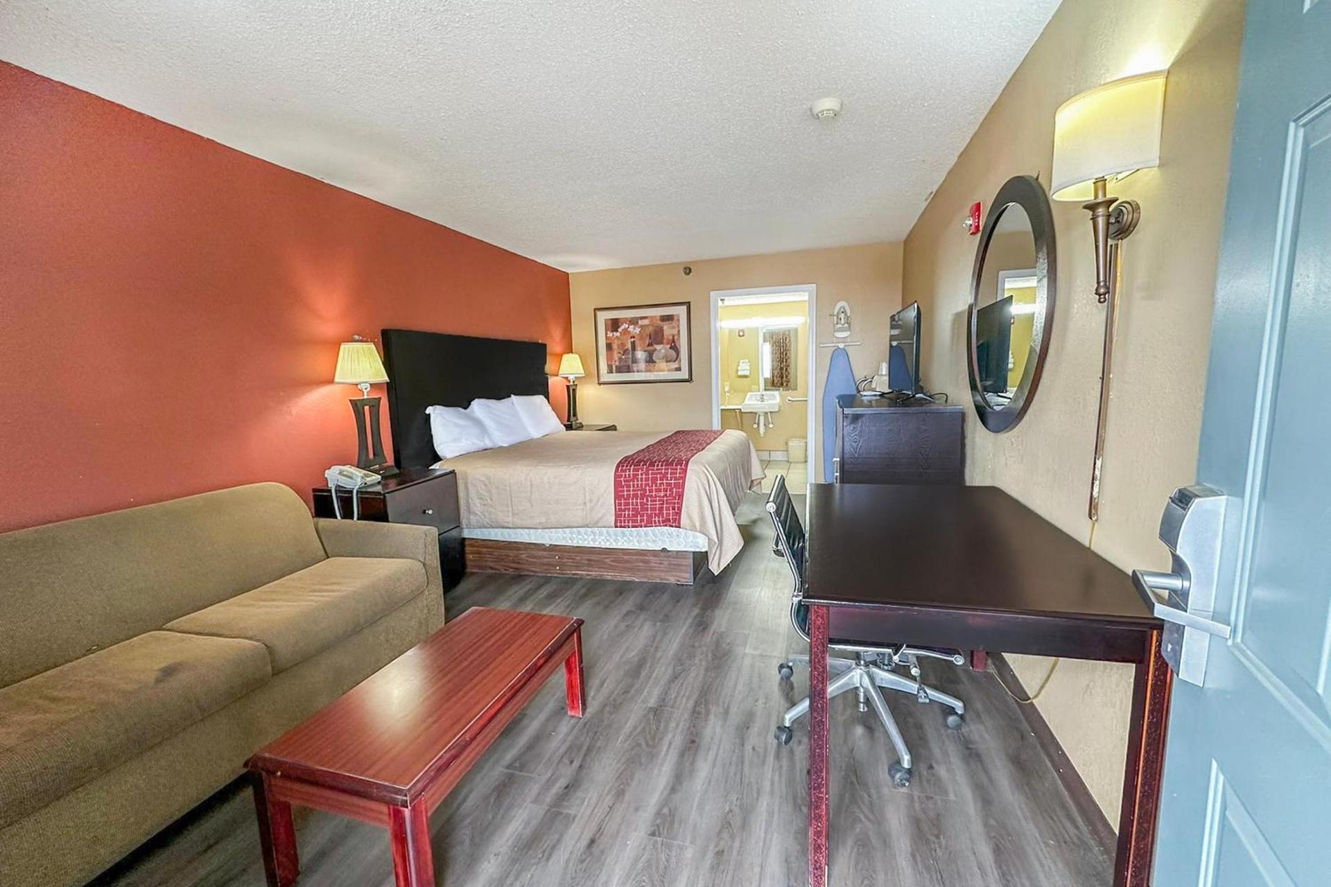 Garden Inn & Suites photo 41