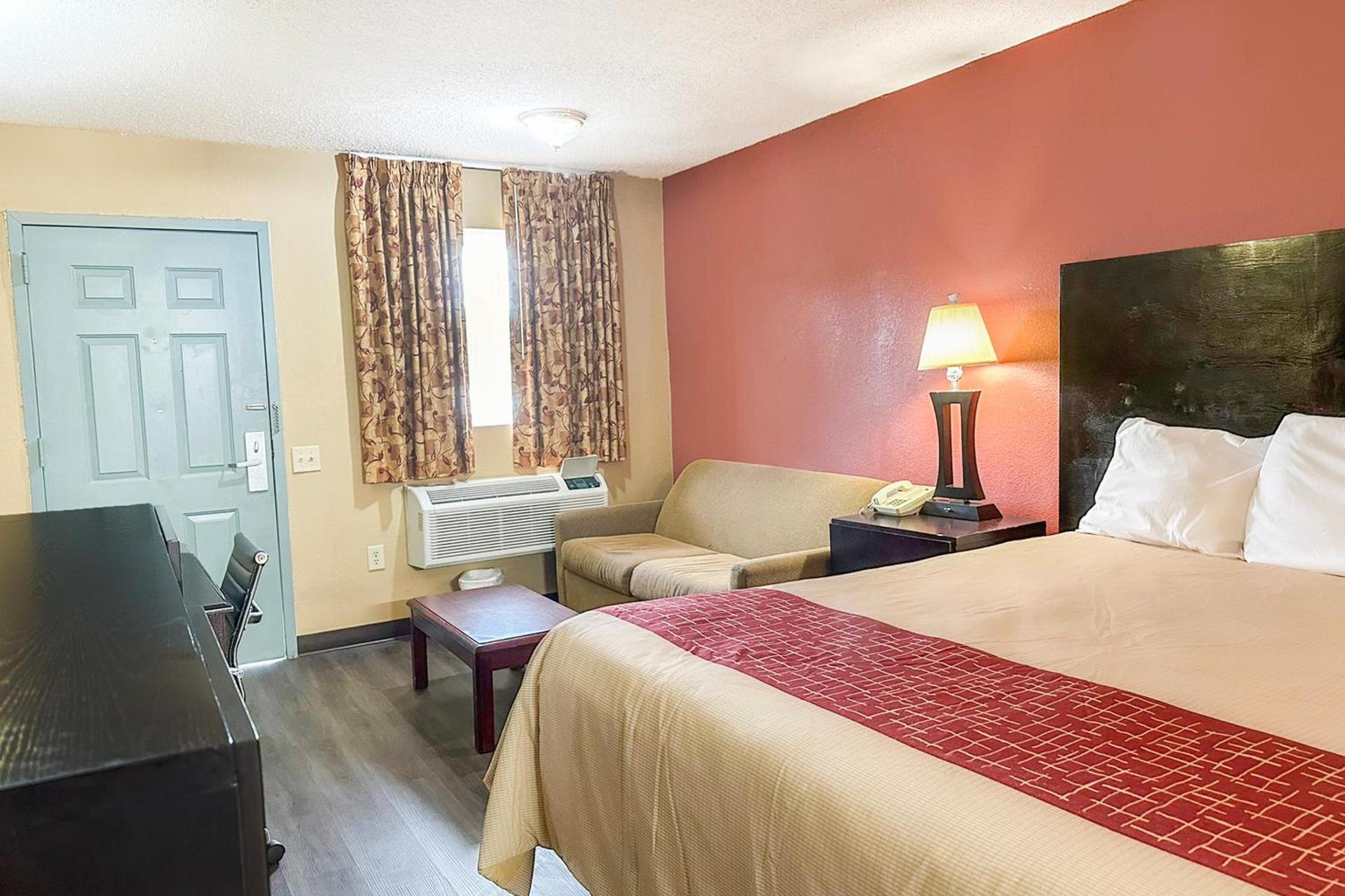 Garden Inn & Suites photo 39