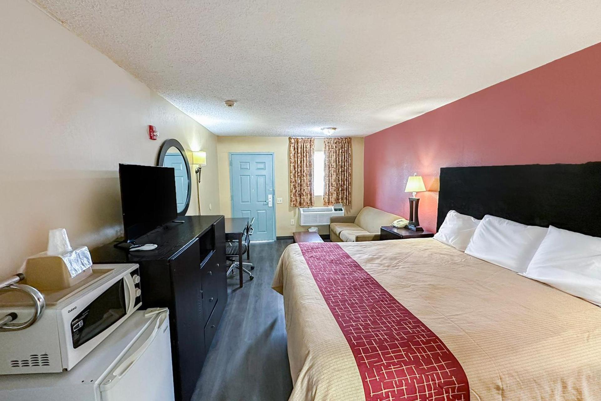 Garden Inn & Suites photo 40