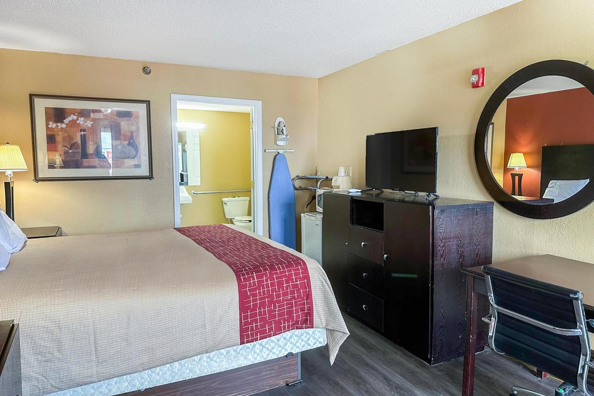 Garden Inn & Suites photo 38