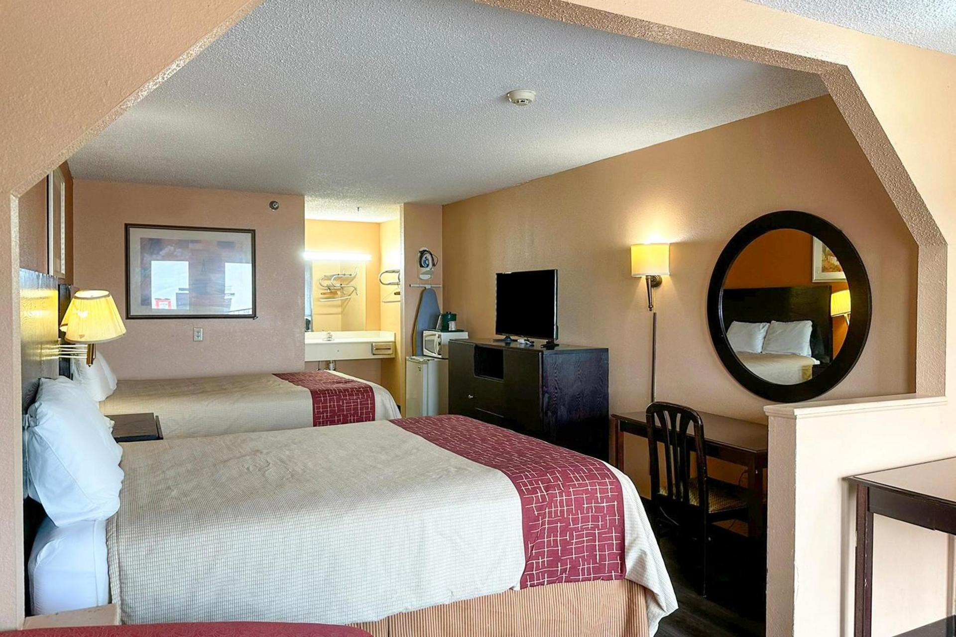 Garden Inn & Suites photo 49