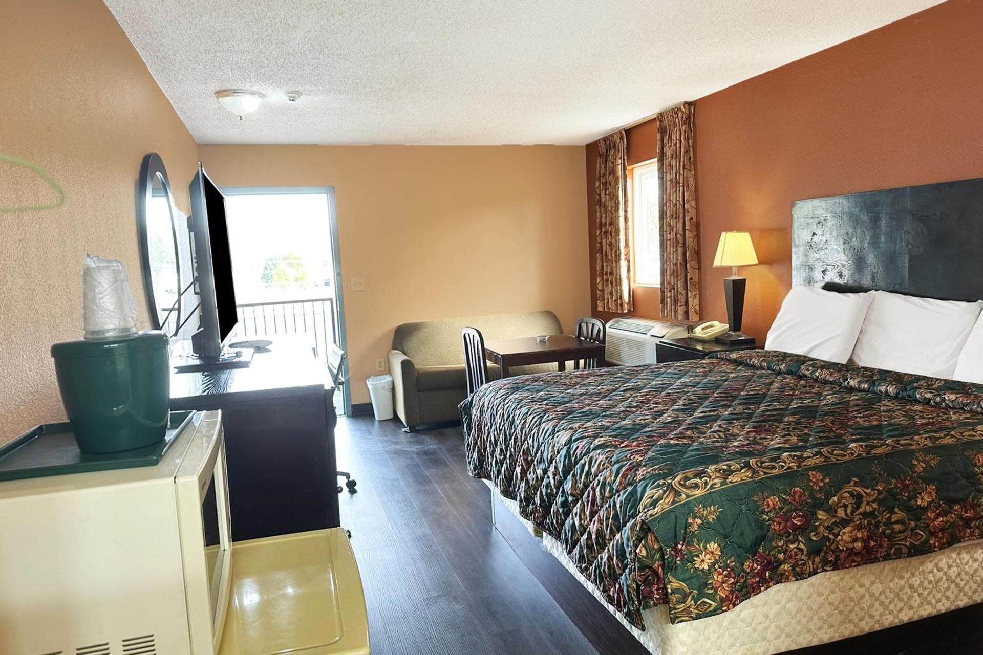 Garden Inn & Suites photo 59