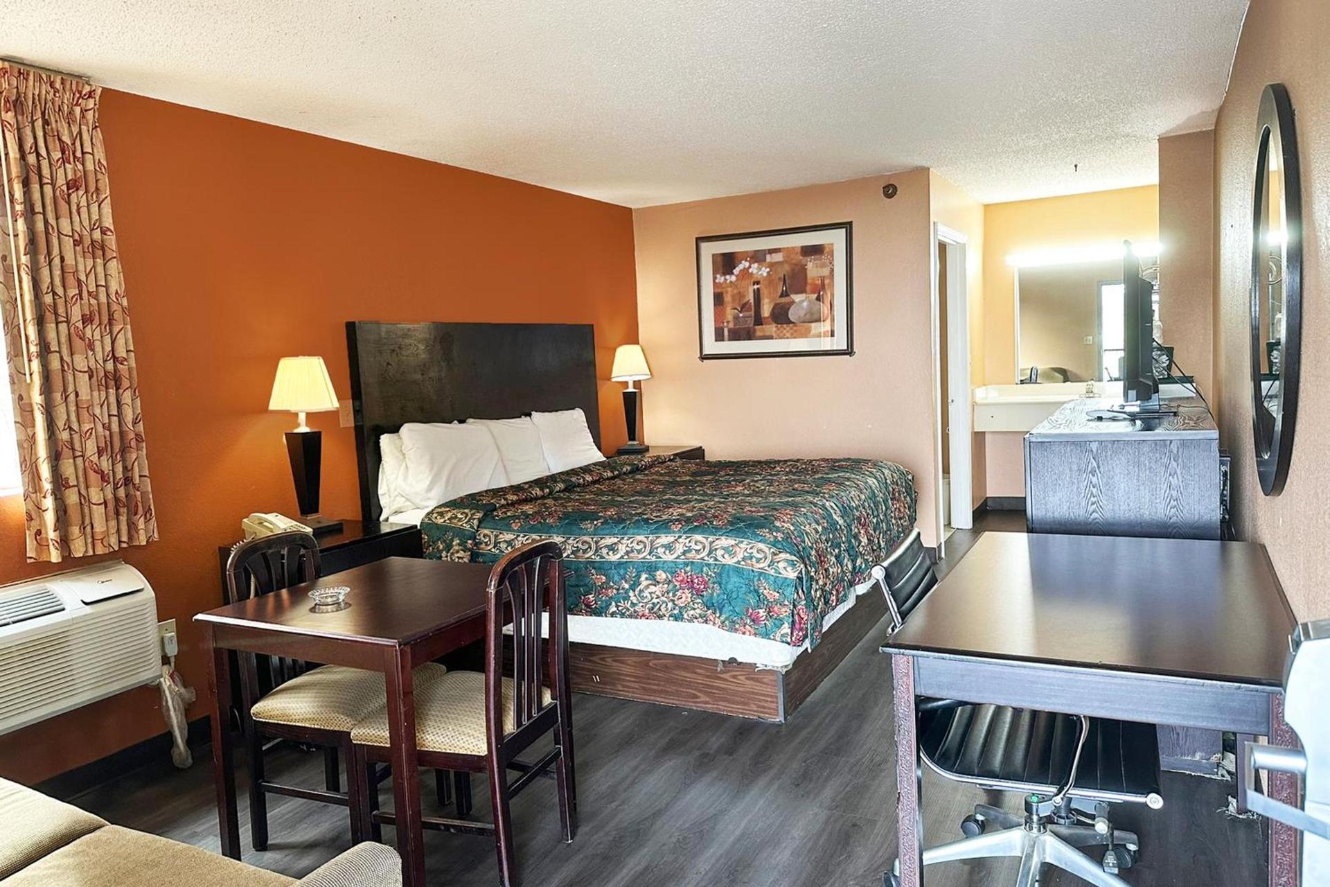 Garden Inn & Suites photo 58