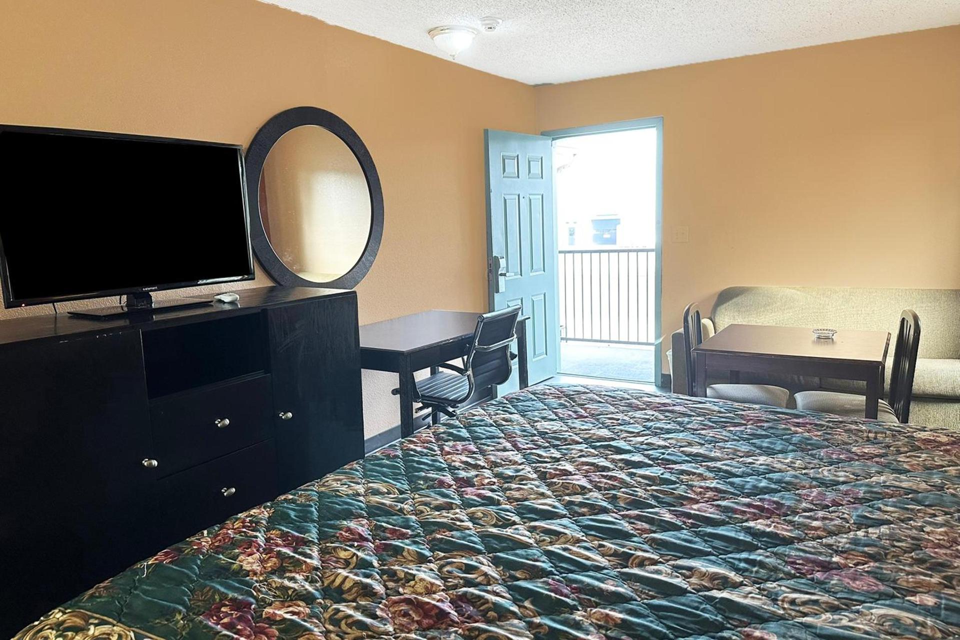 Garden Inn & Suites photo 63