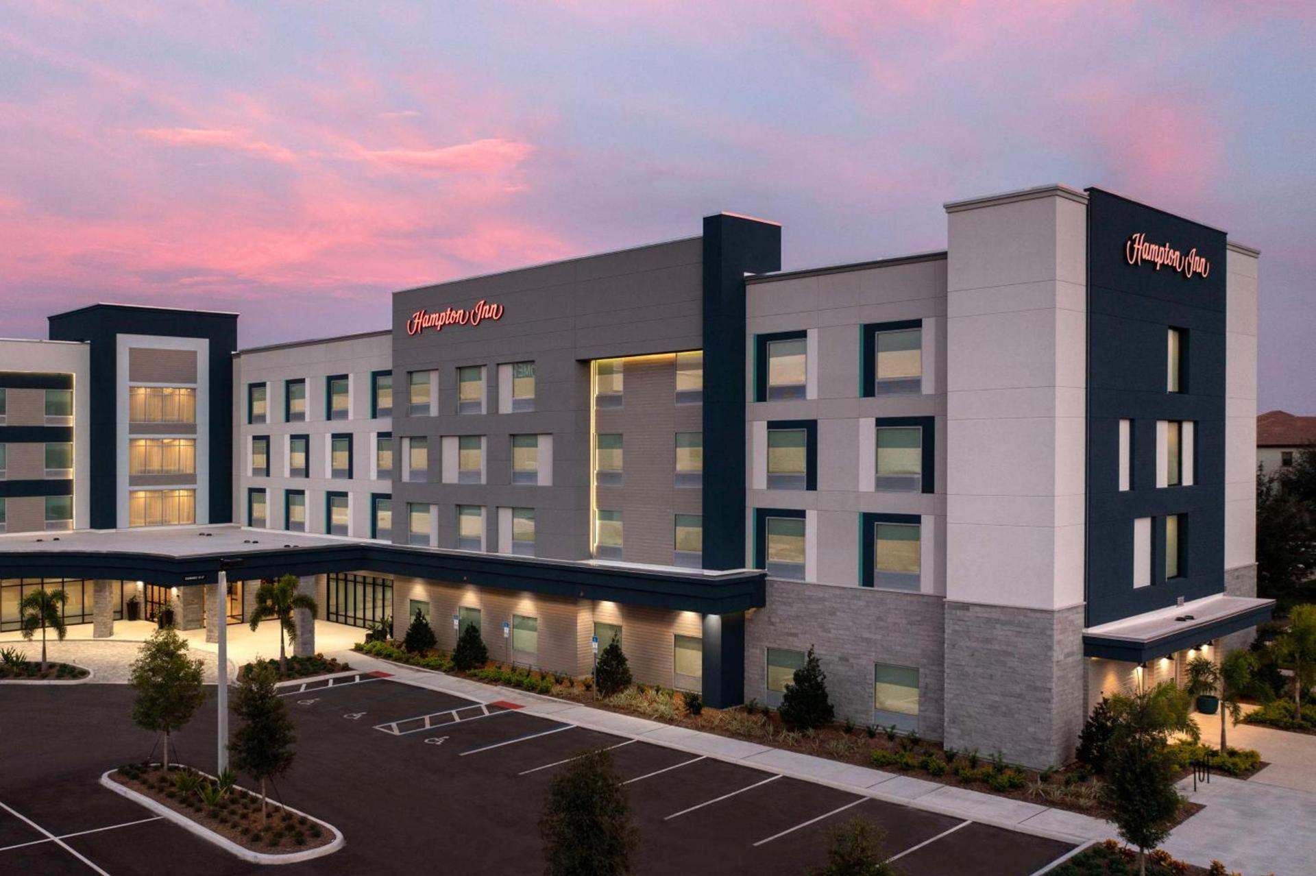 Hampton Inn Orlando Southeast Nona photo 3