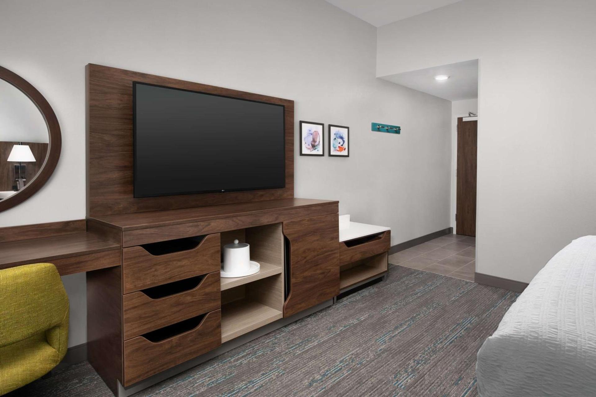 Hampton Inn Orlando Southeast Nona photo 25