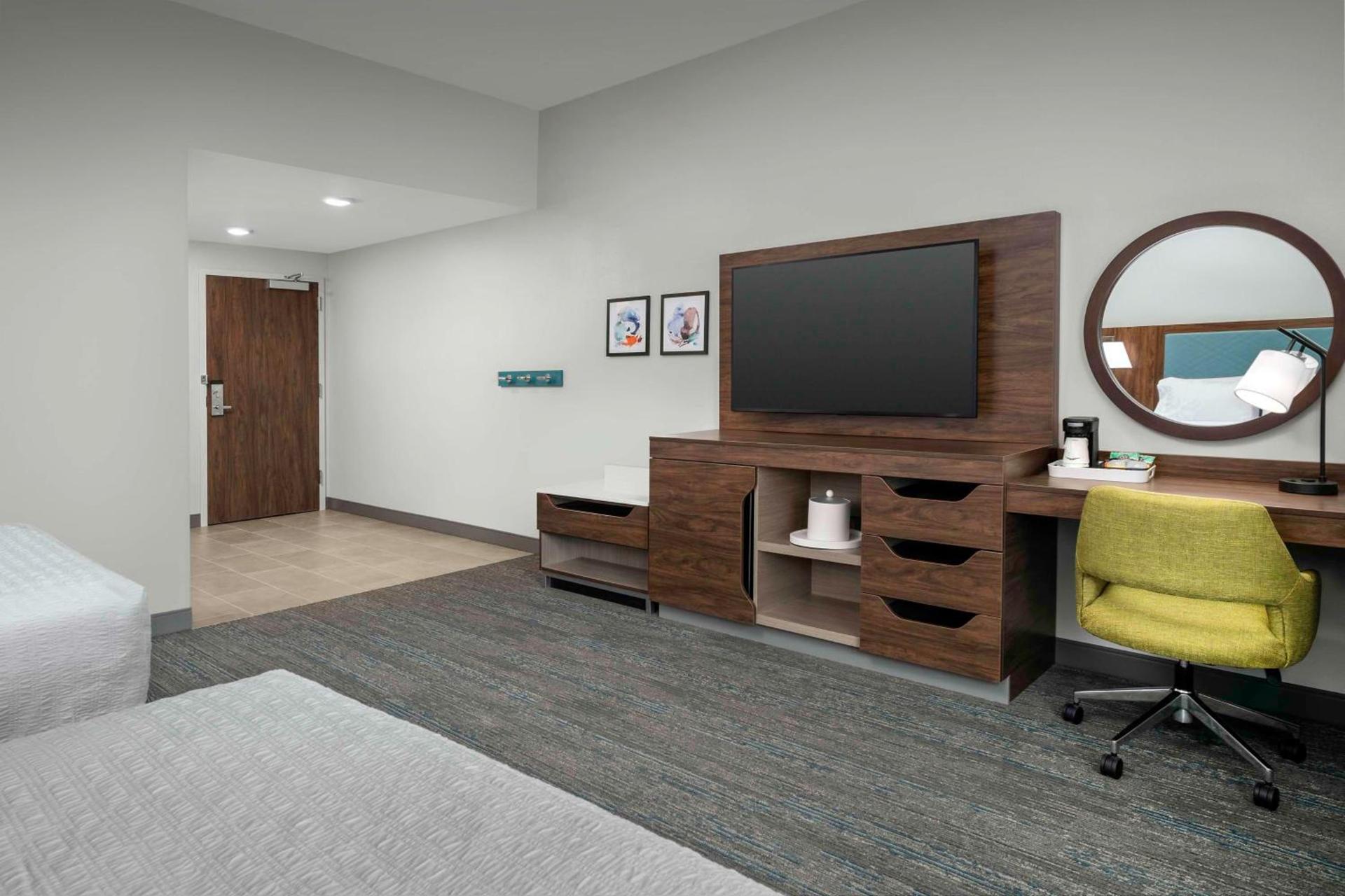 Hampton Inn Orlando Southeast Nona photo 28