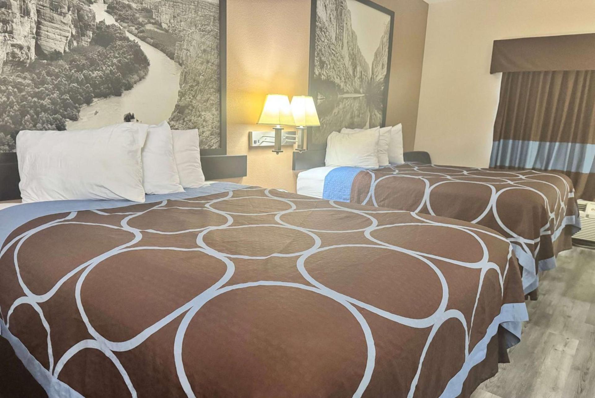 Super 8 by Wyndham Huntsville photo 24