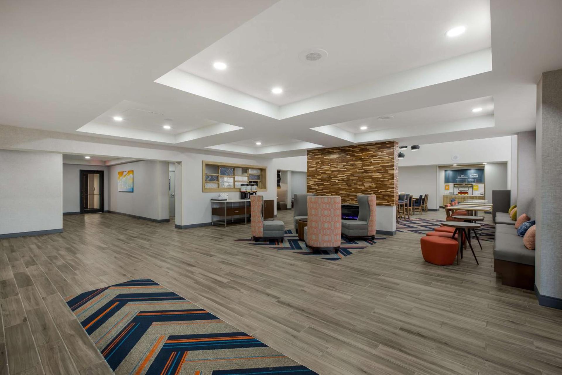 Hampton Inn Linden photo 4