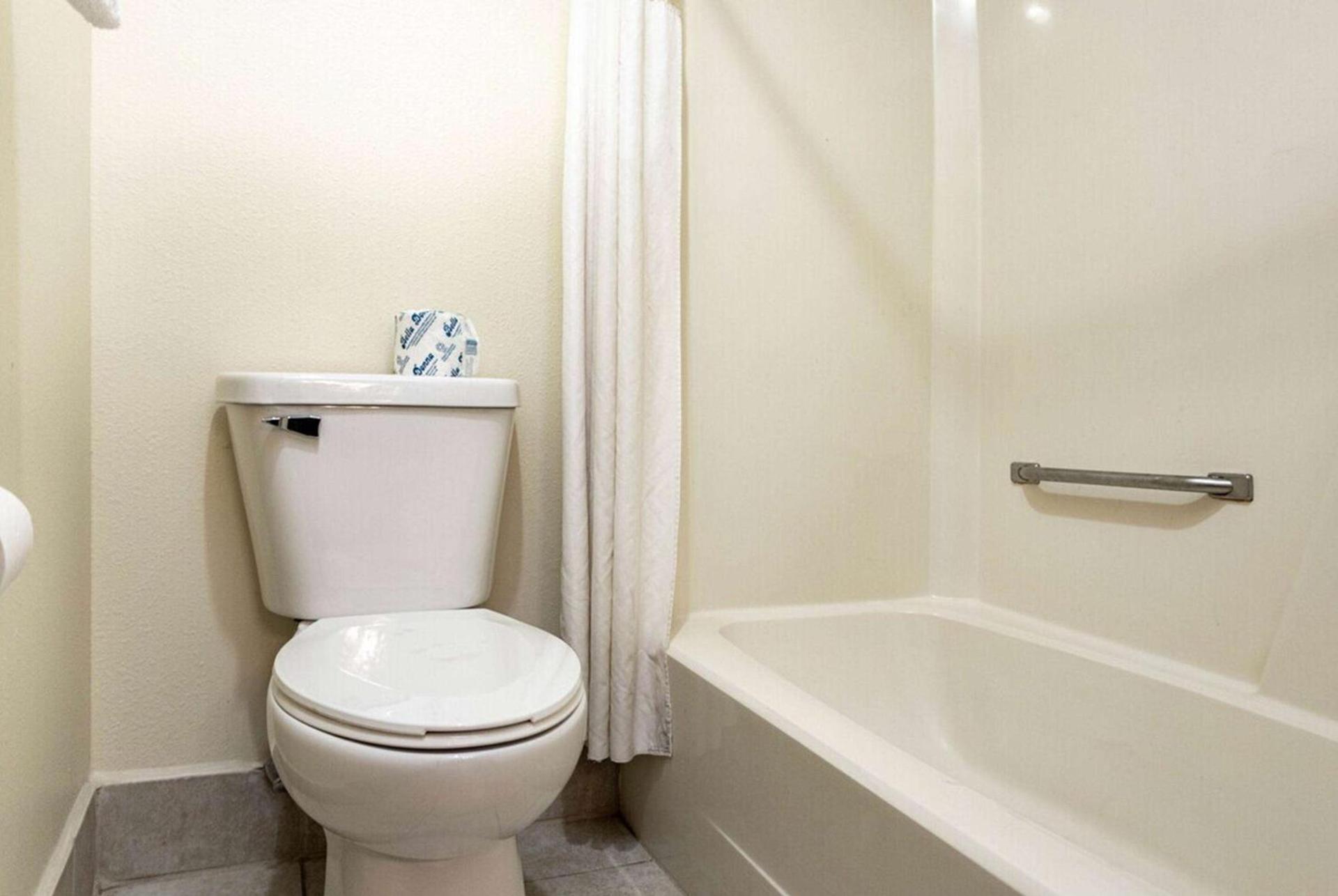 Baymont by Wyndham Decatur photo 19