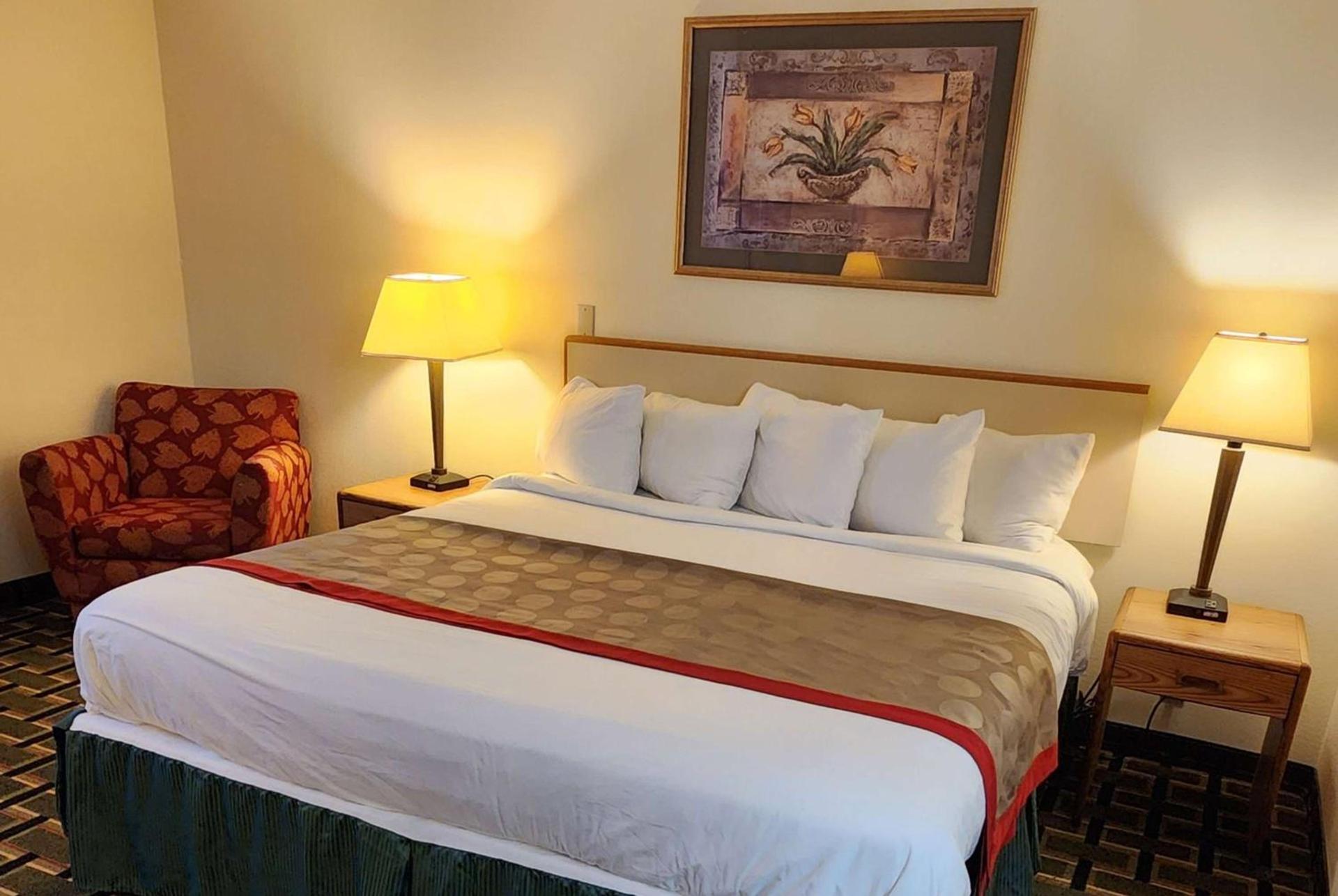 Baymont by Wyndham Decatur photo 20