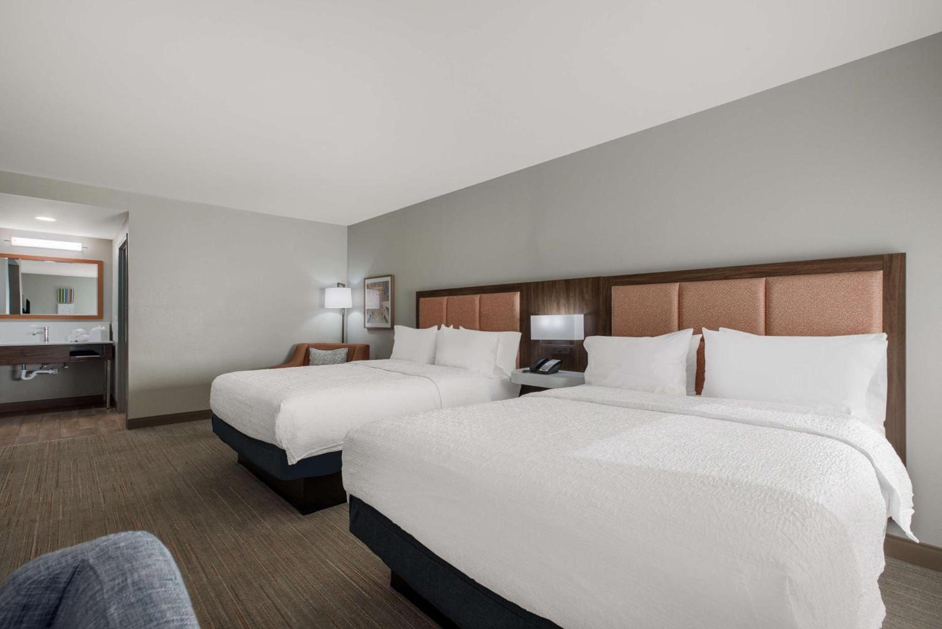 Hampton Inn Linden photo 23