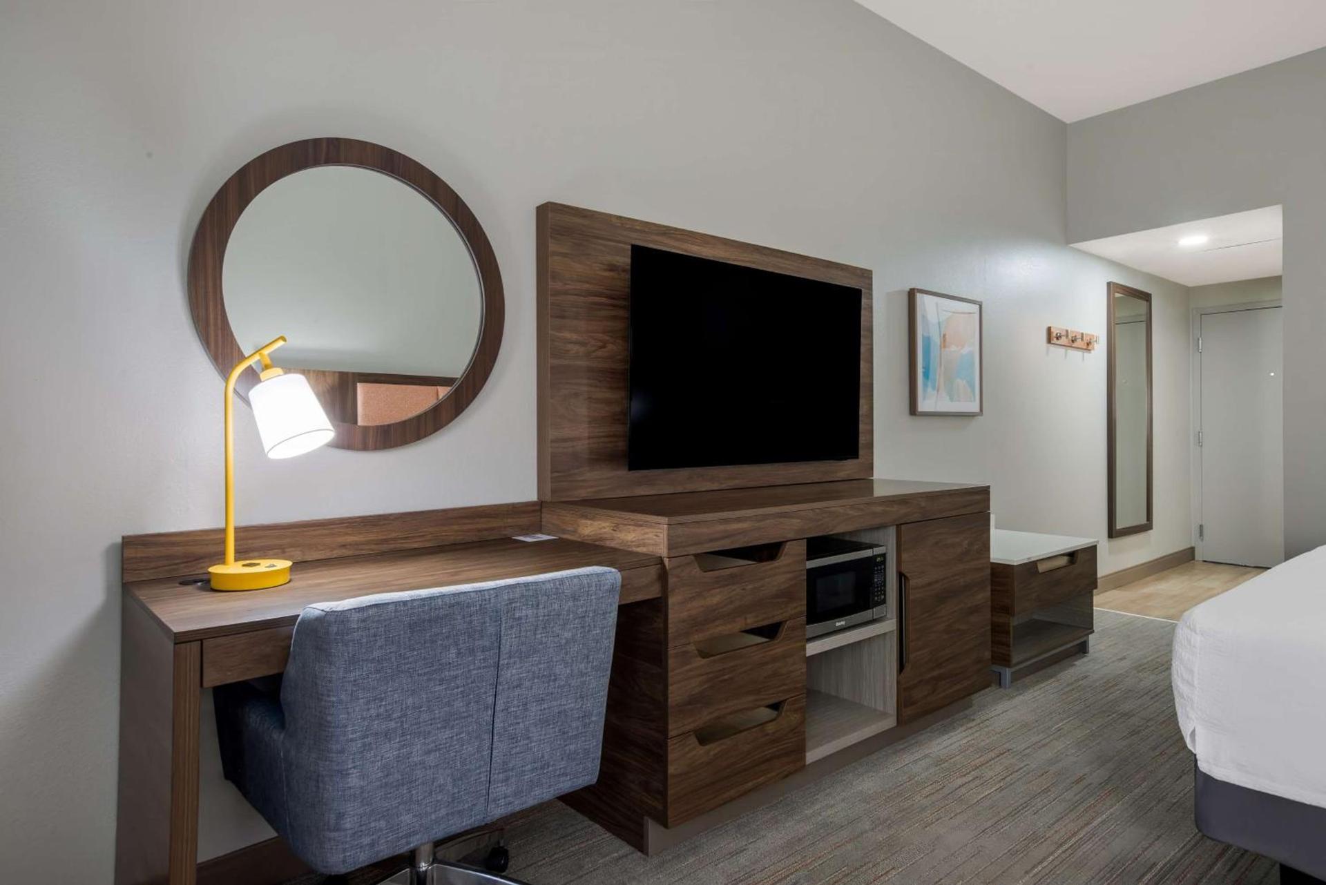 Hampton Inn Linden photo 28