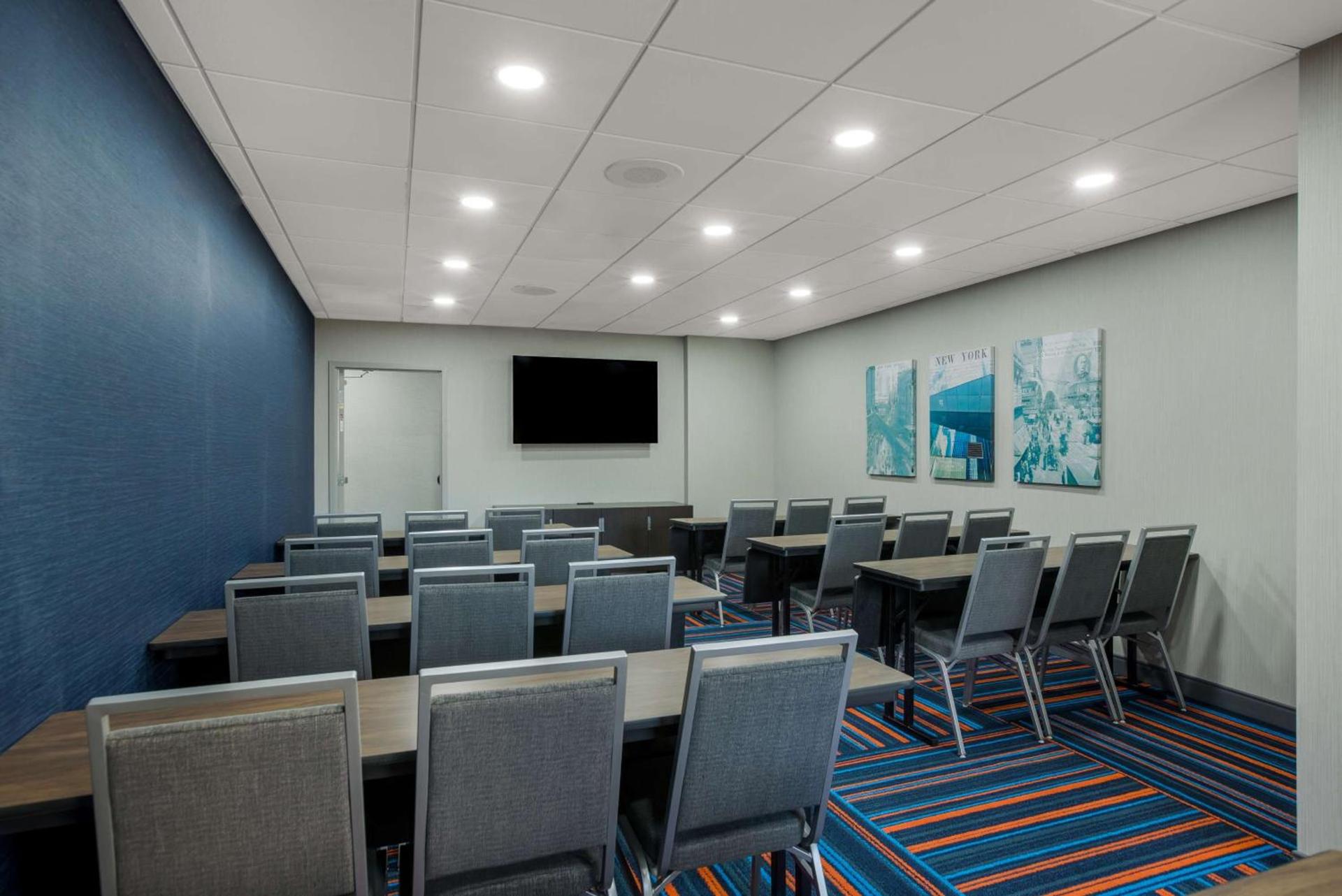 Hampton Inn Linden photo 31