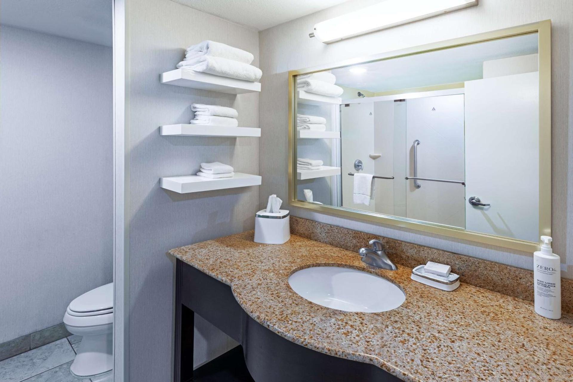 Hampton Inn Miami, Oklahoma photo 33