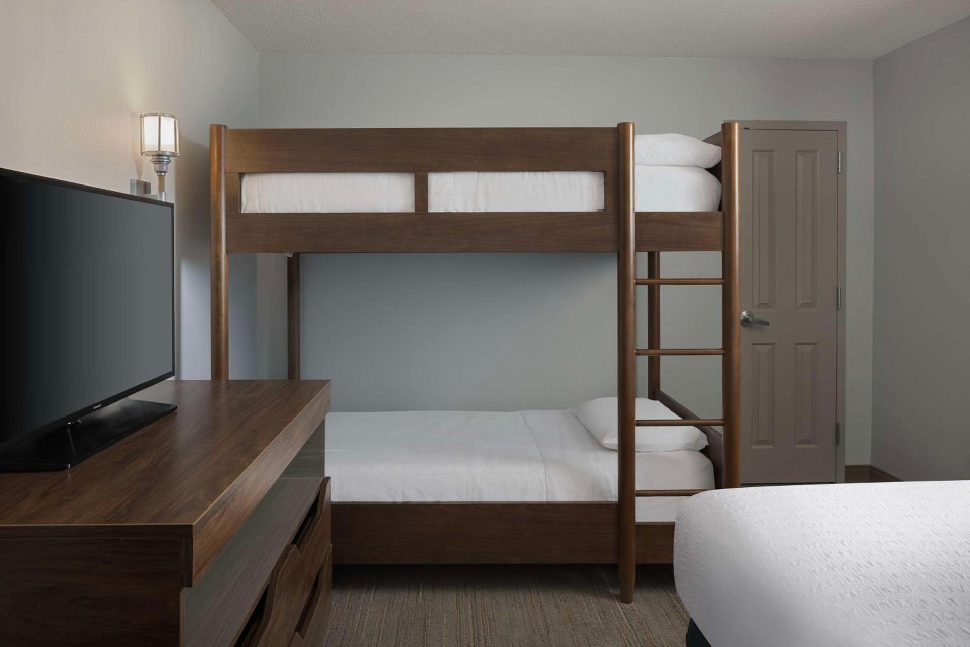 Hampton Inn & Suites Myrtle Beach Oceanfront photo 38