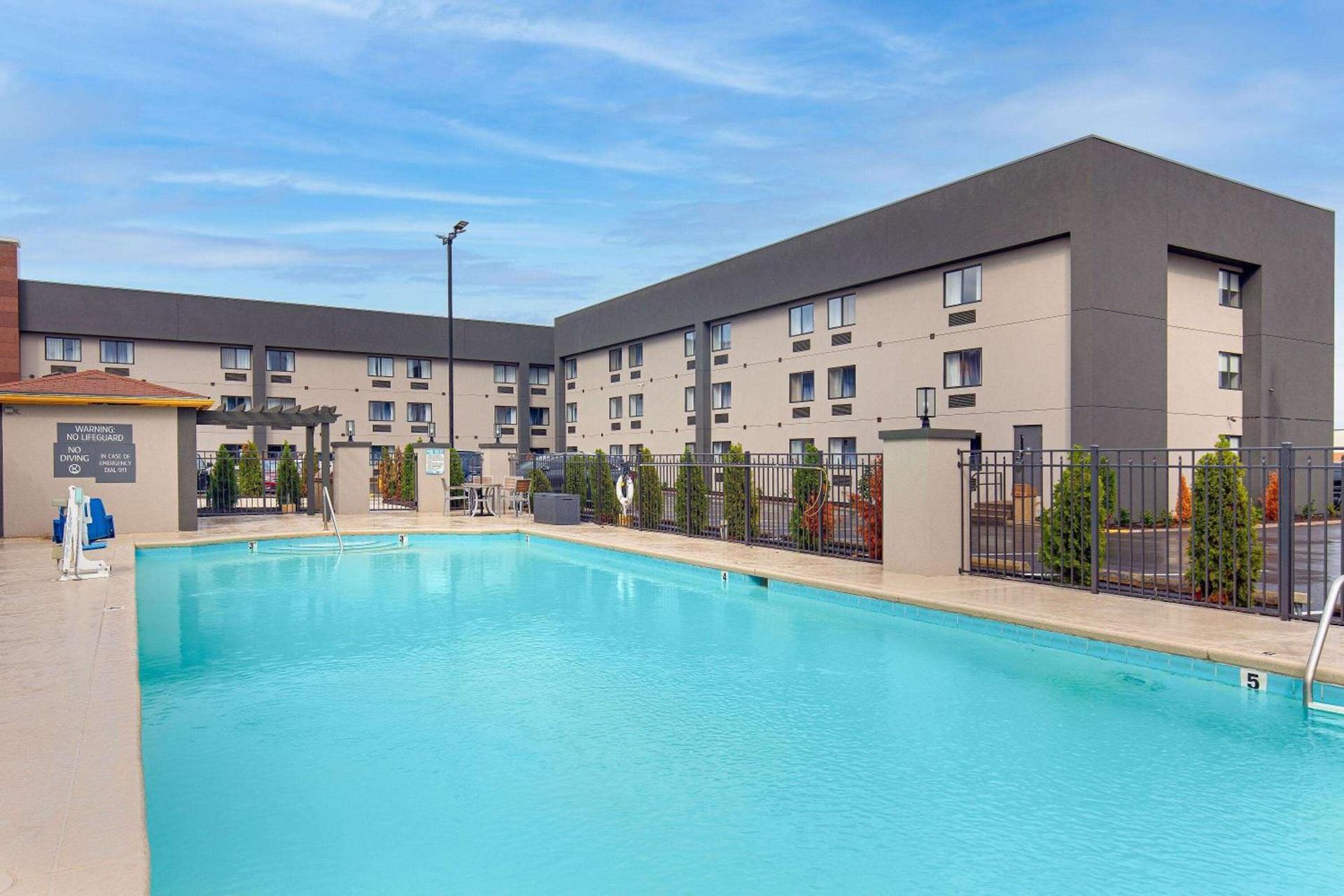 La Quinta by Wyndham Nashville Airport photo 6